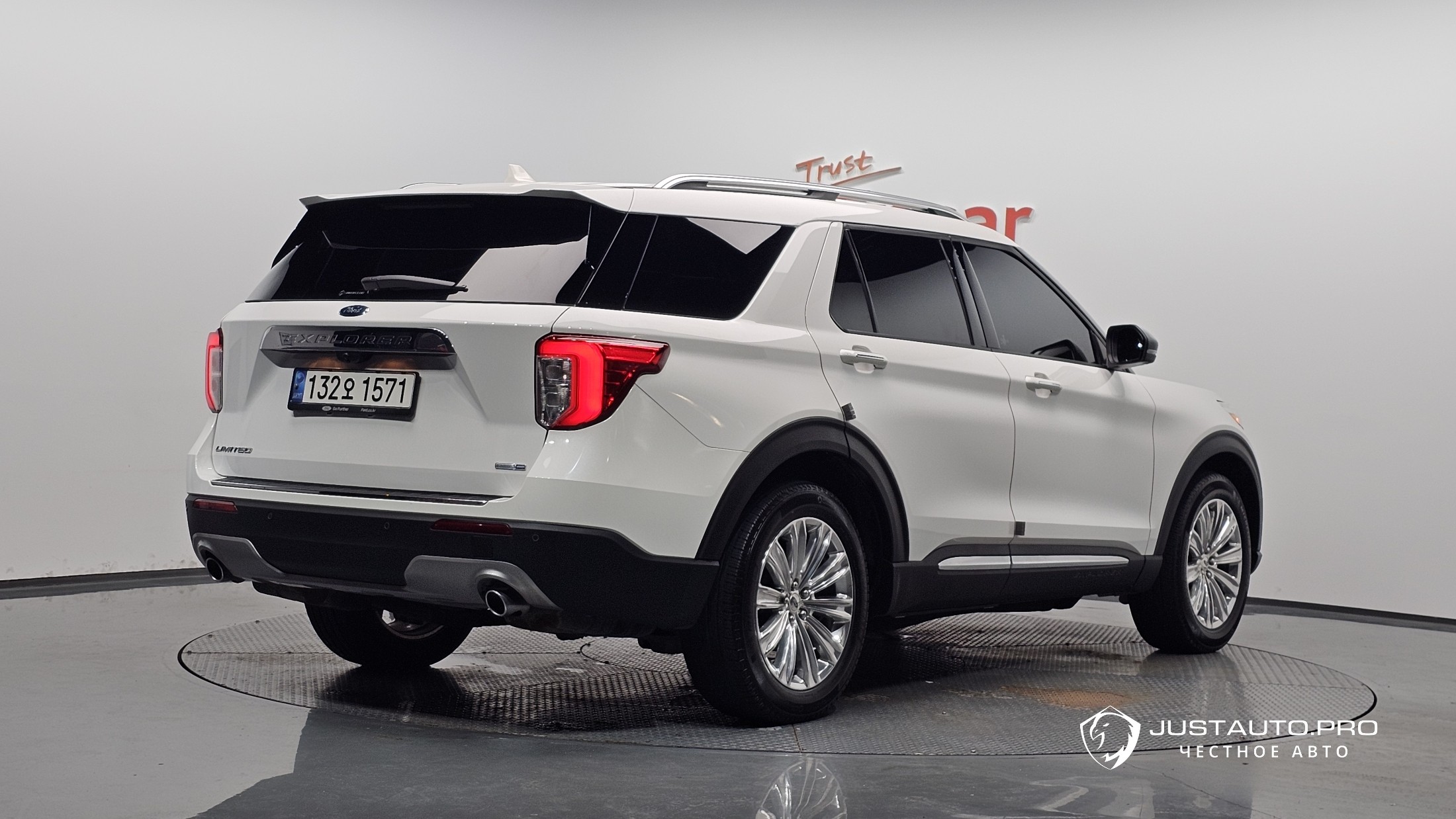 Автомобиль Ford Explorer