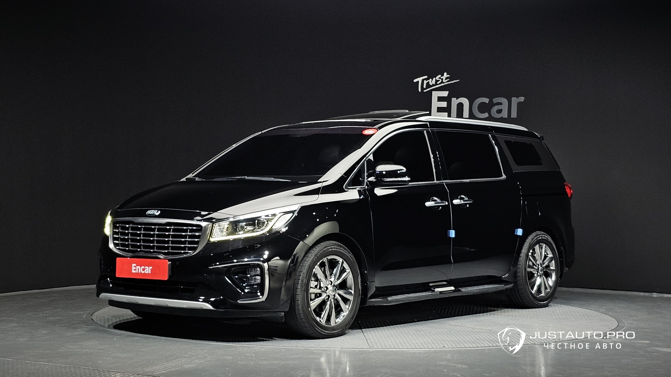 Автомобиль Kia Canival
