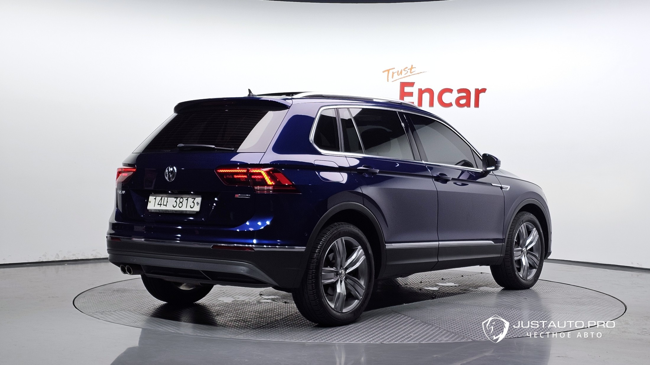 Автомобиль Volkswagen Tiguan