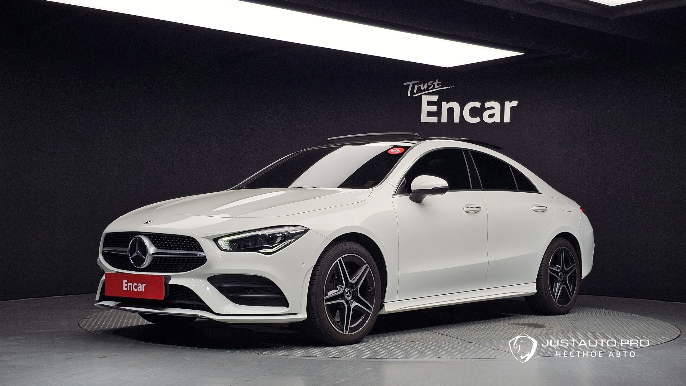 Автомобиль Mercedes-Benz CLA-Class