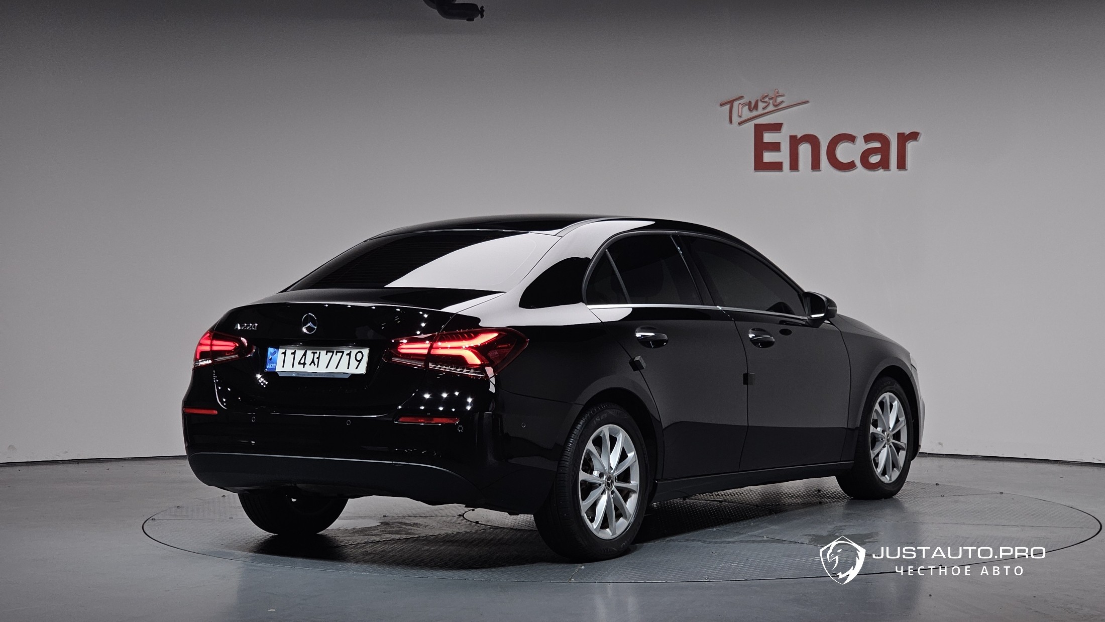 Автомобиль Mercedes-Benz A-Class