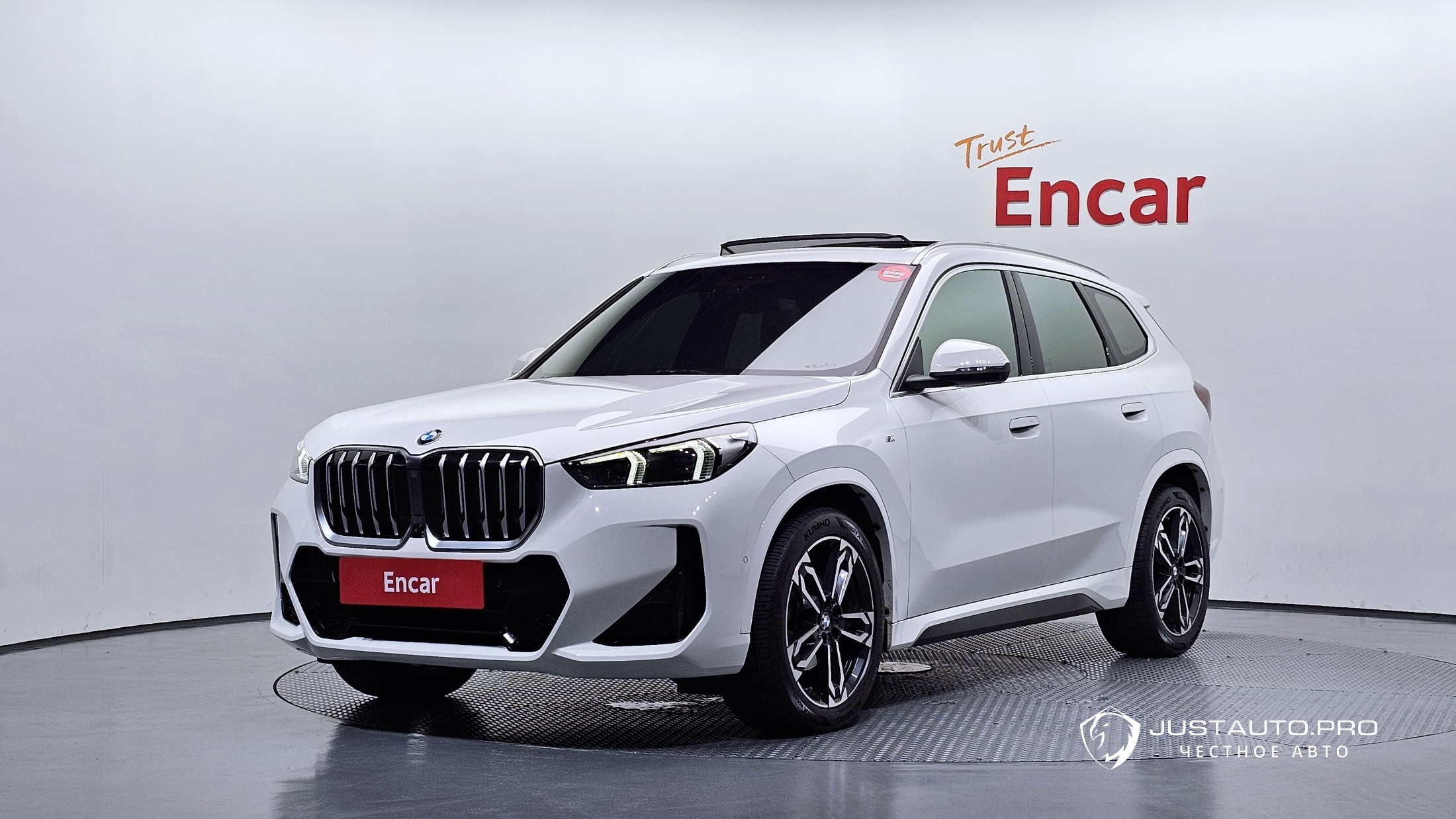 Автомобиль BMW X1