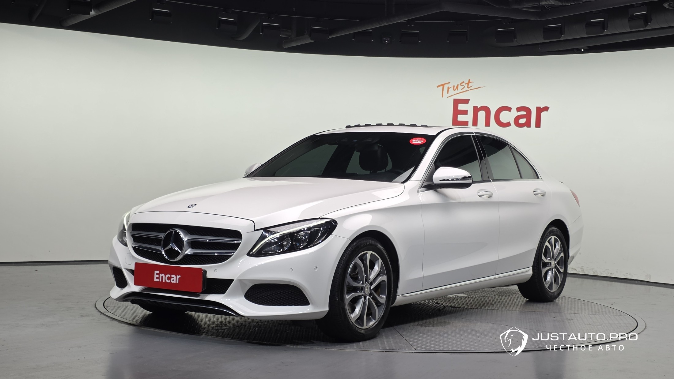 Автомобиль Mercedes-Benz C-Class