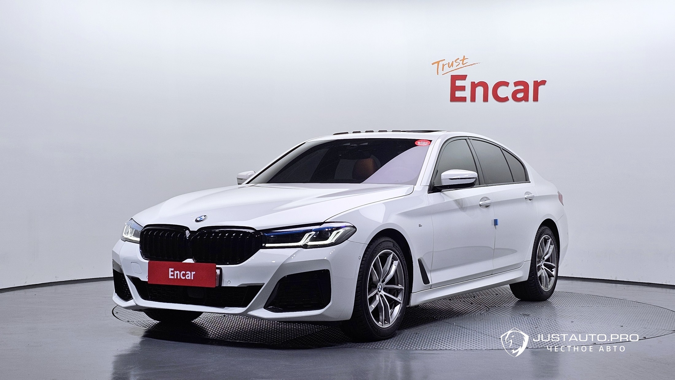 Автомобиль BMW 5-Series