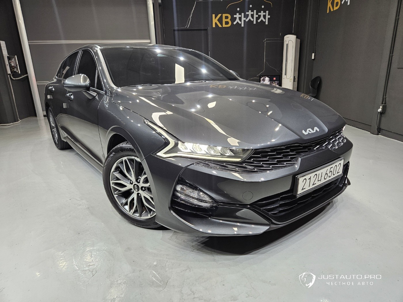 Автомобиль Kia K5