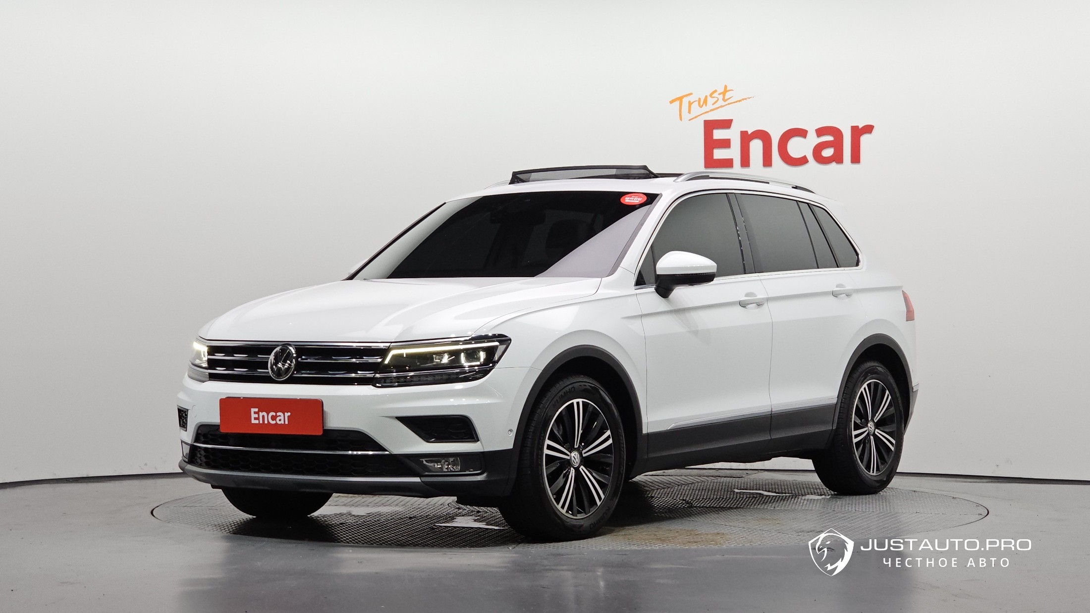 Автомобиль Volkswagen Tiguan
