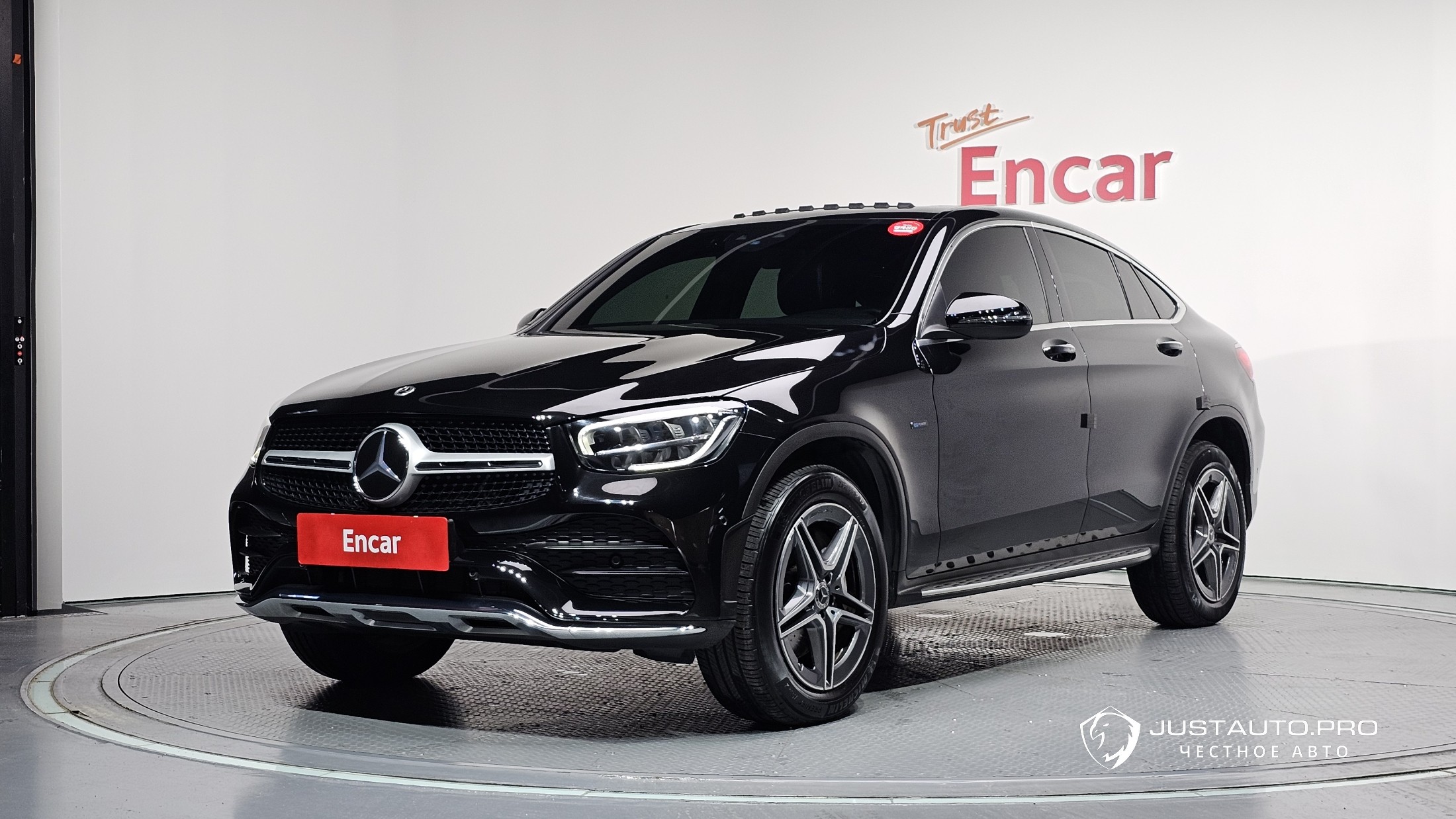 Автомобиль Mercedes-Benz GLC-Class