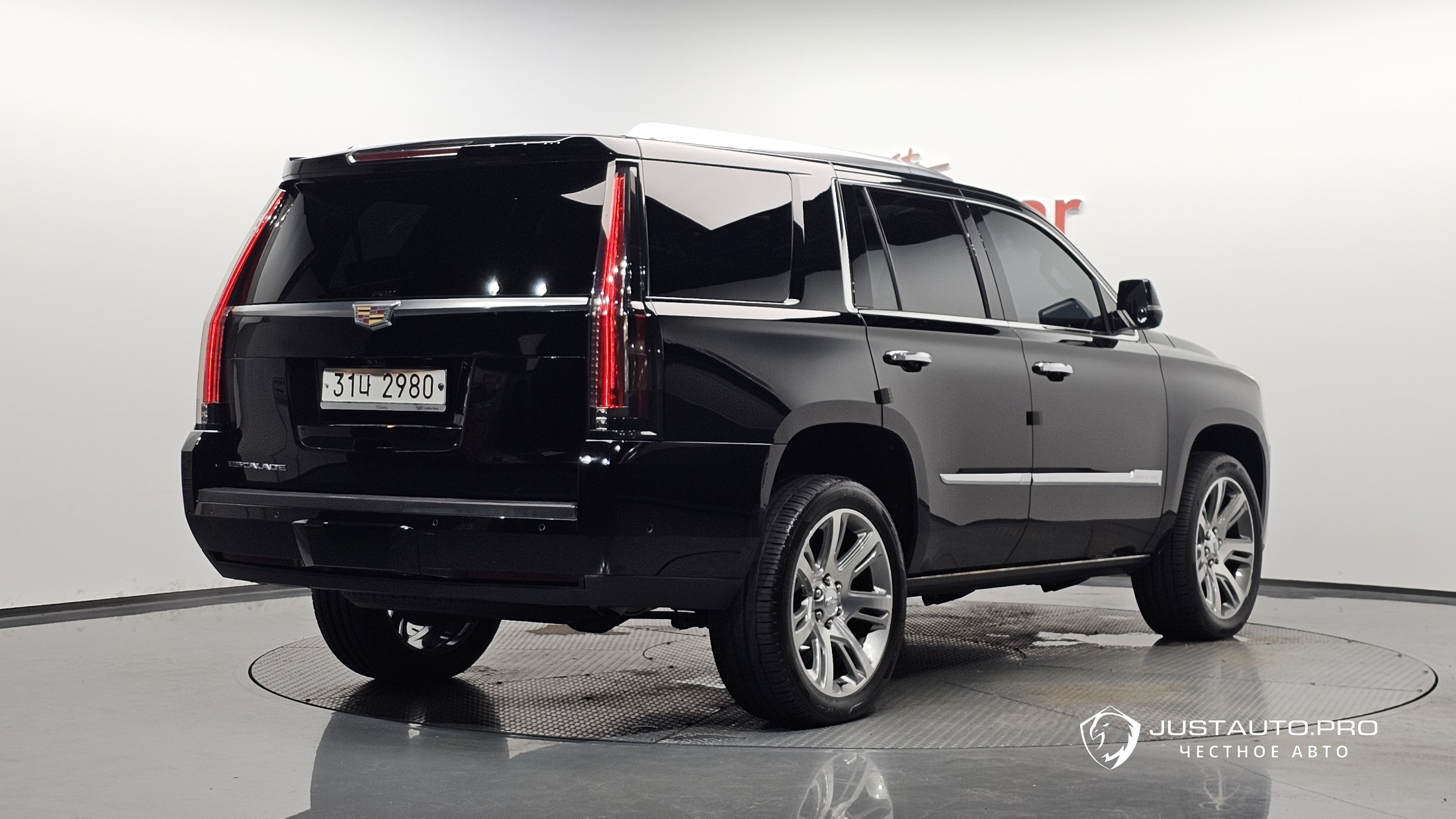 Автомобиль Cadillac Escalade