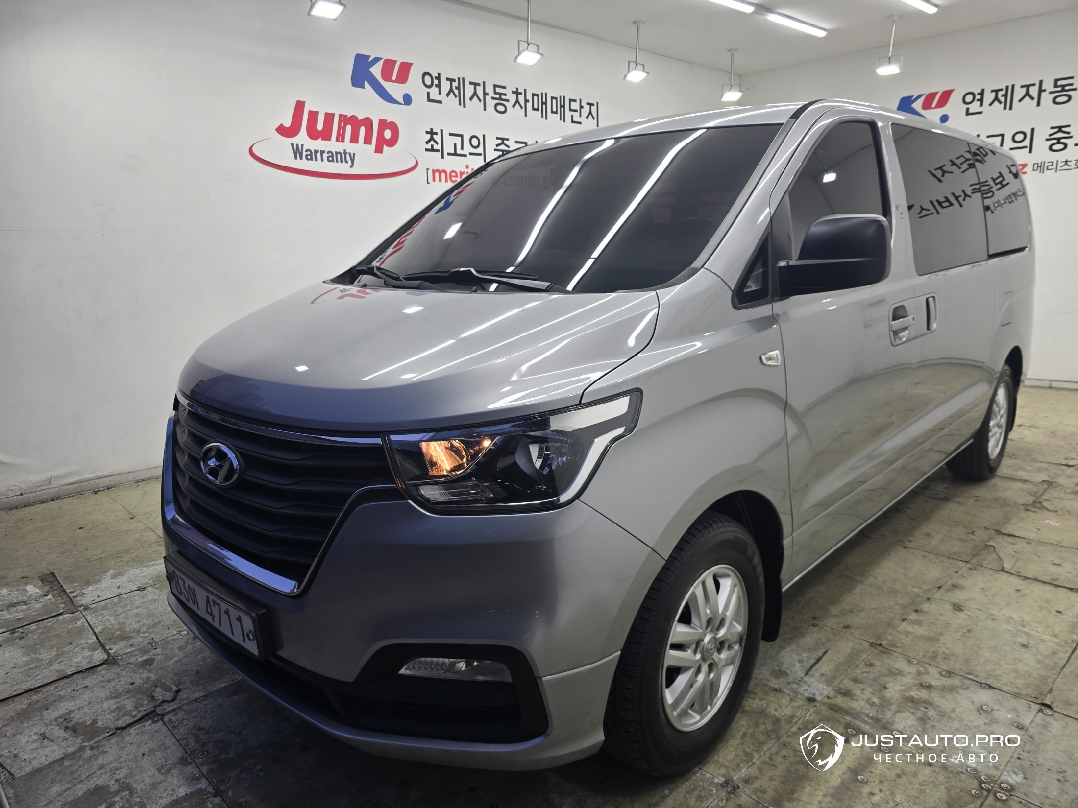Автомобиль Hyundai Starex