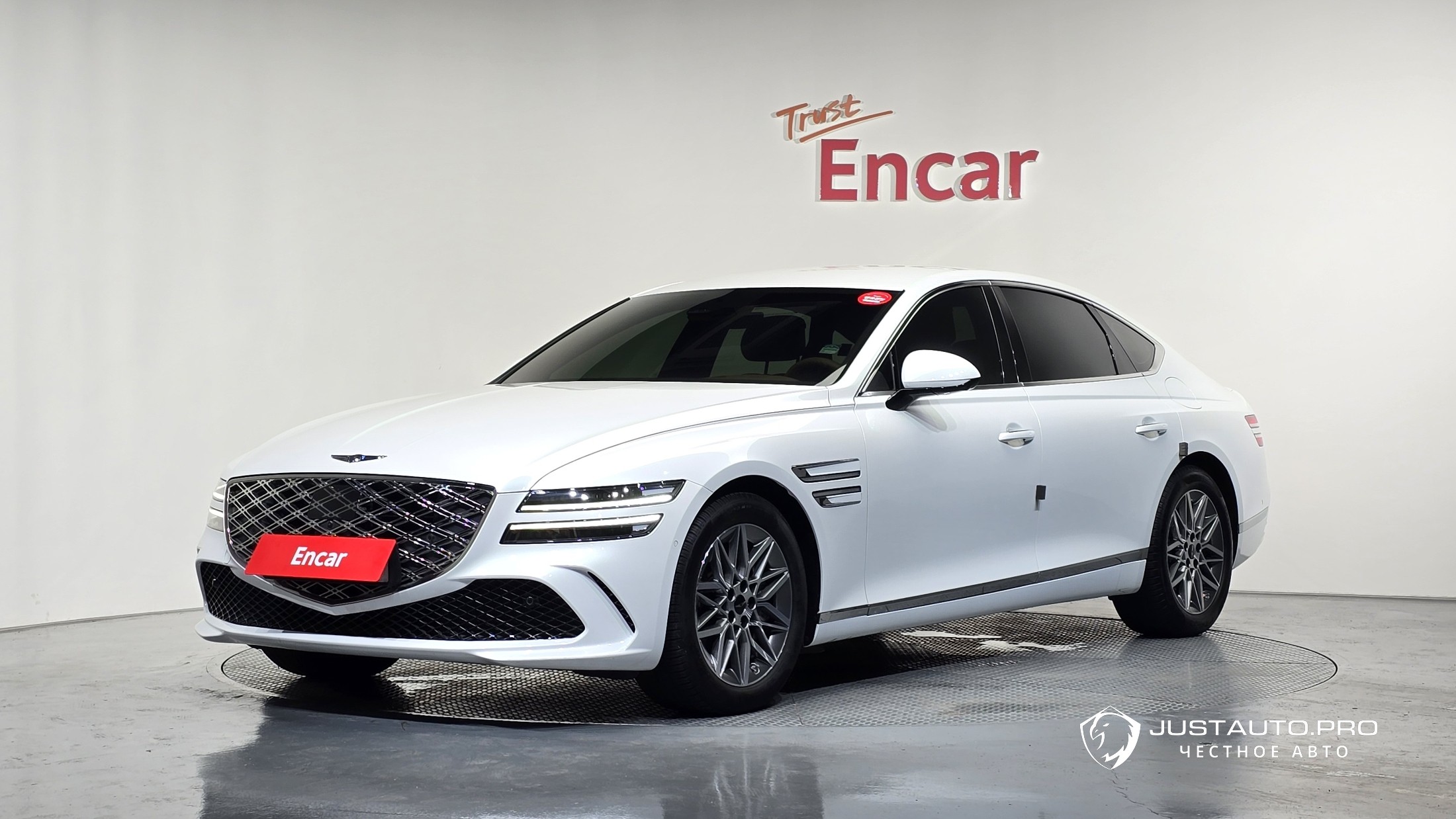 Автомобиль Genesis G80