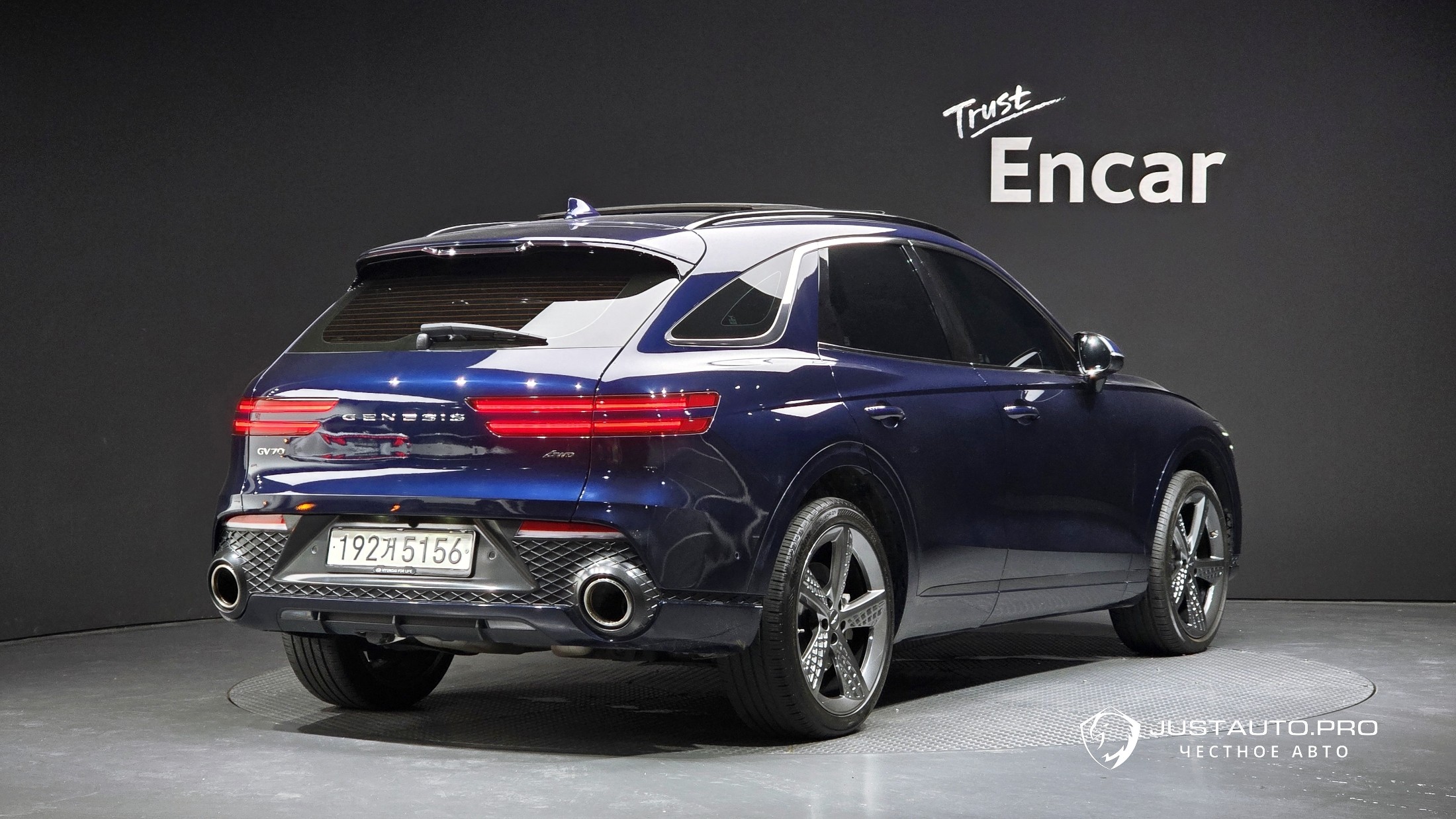 Автомобиль Genesis GV70