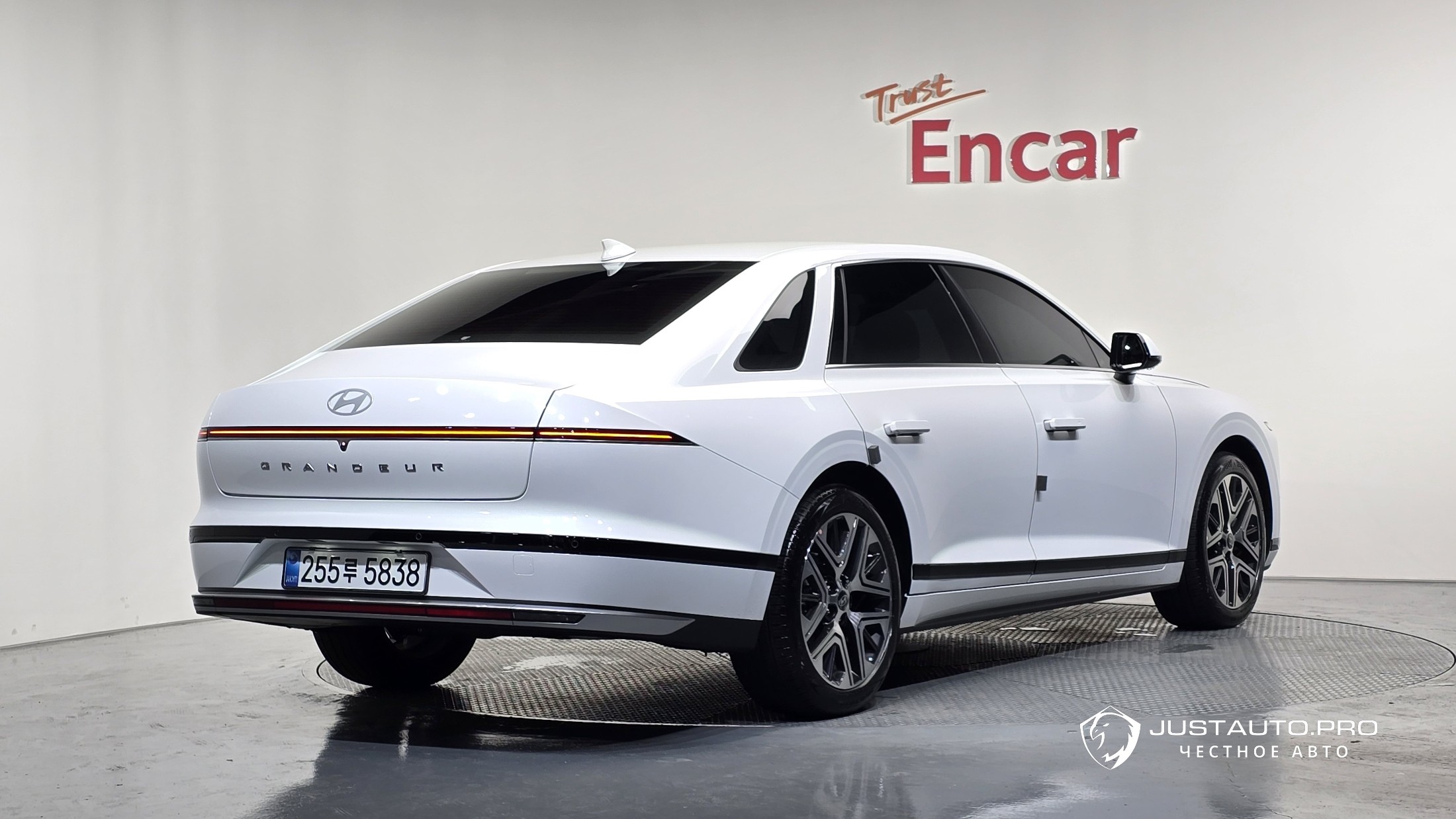 Автомобиль Hyundai Grandeur