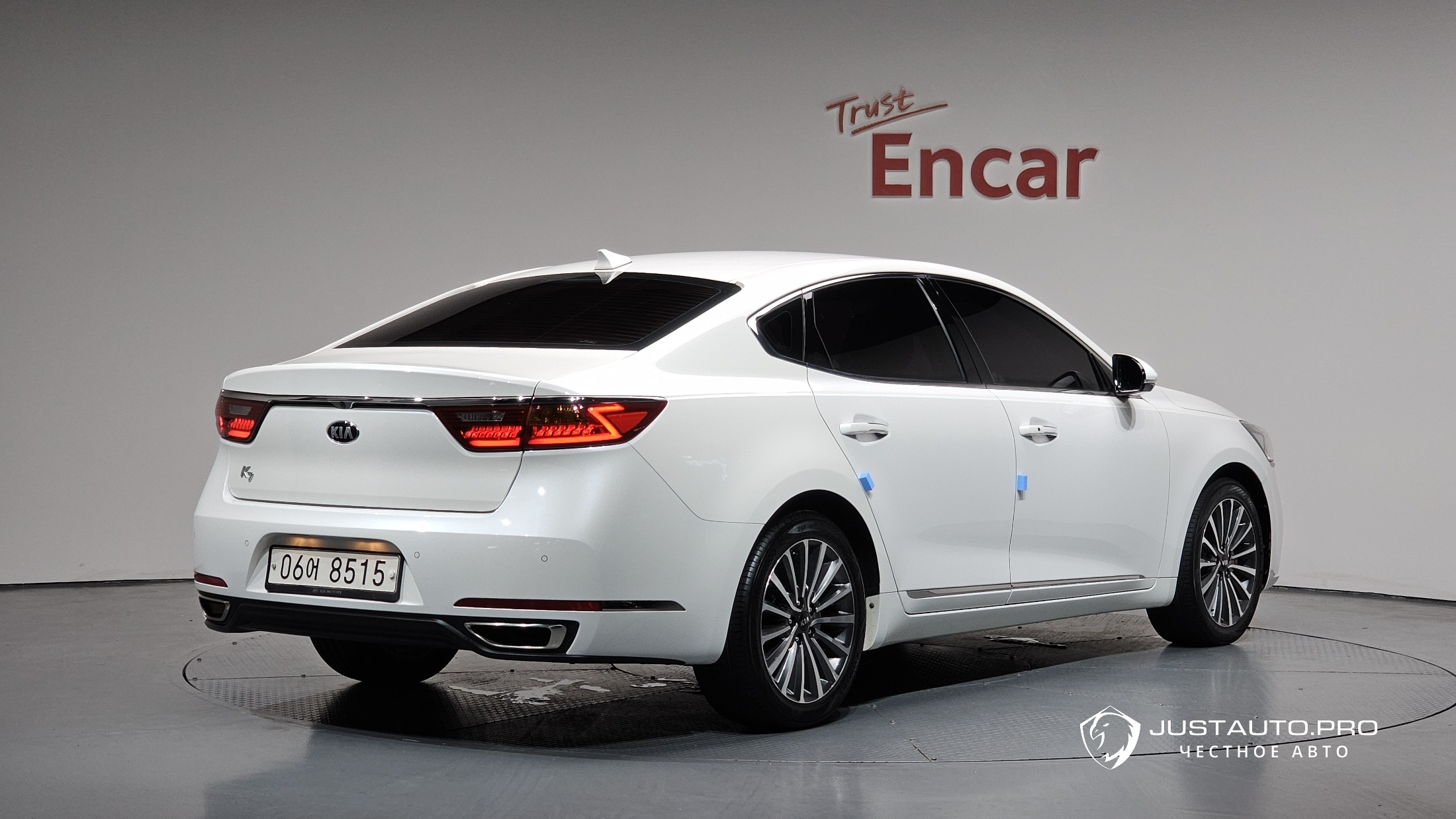 Автомобиль Kia K7