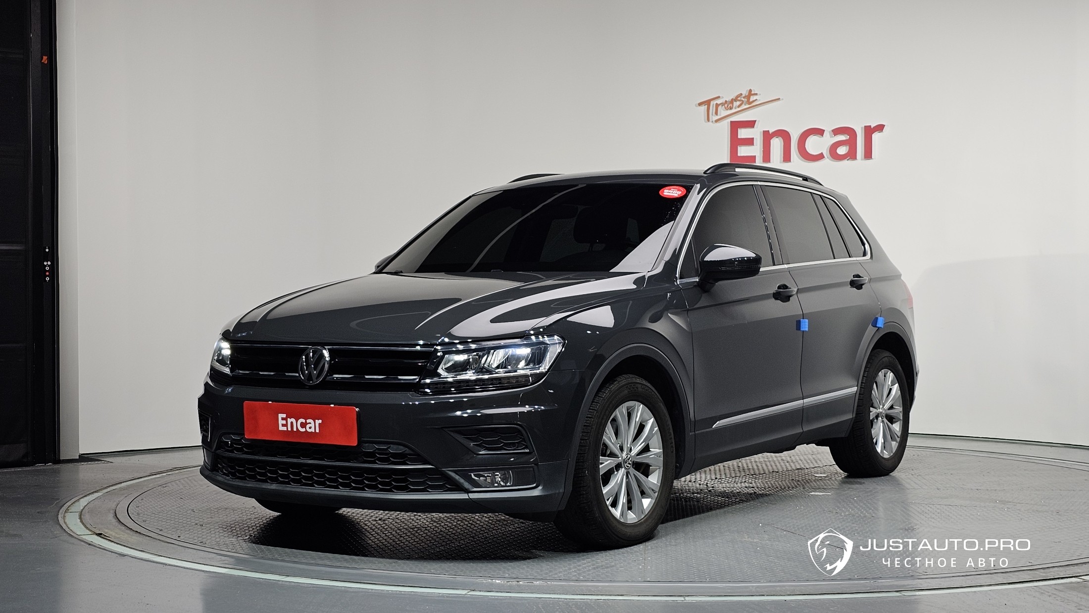 Автомобиль Volkswagen Tiguan