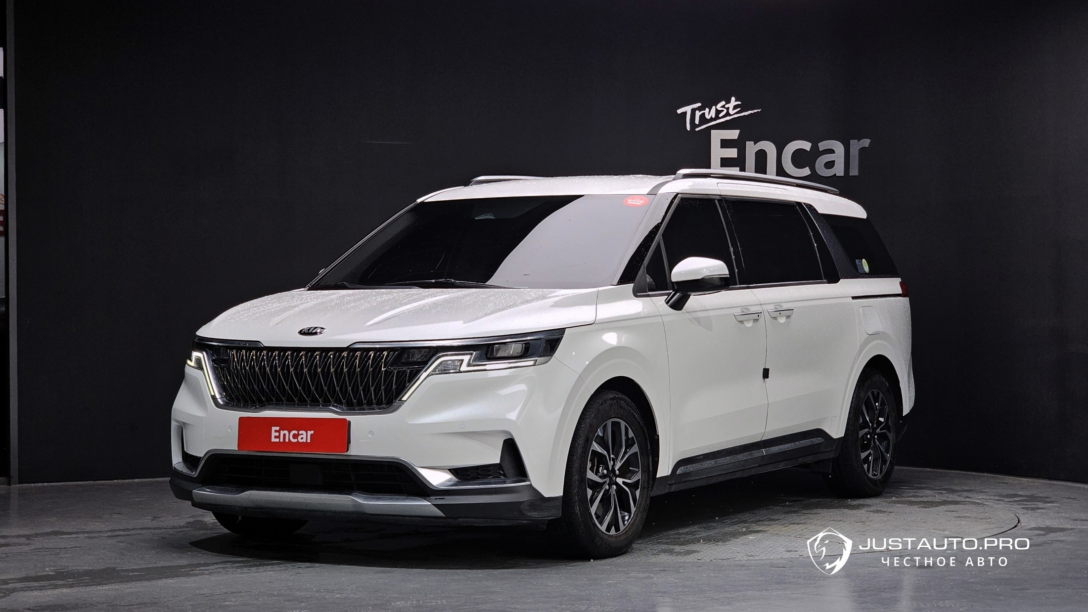 Автомобиль Kia Canival