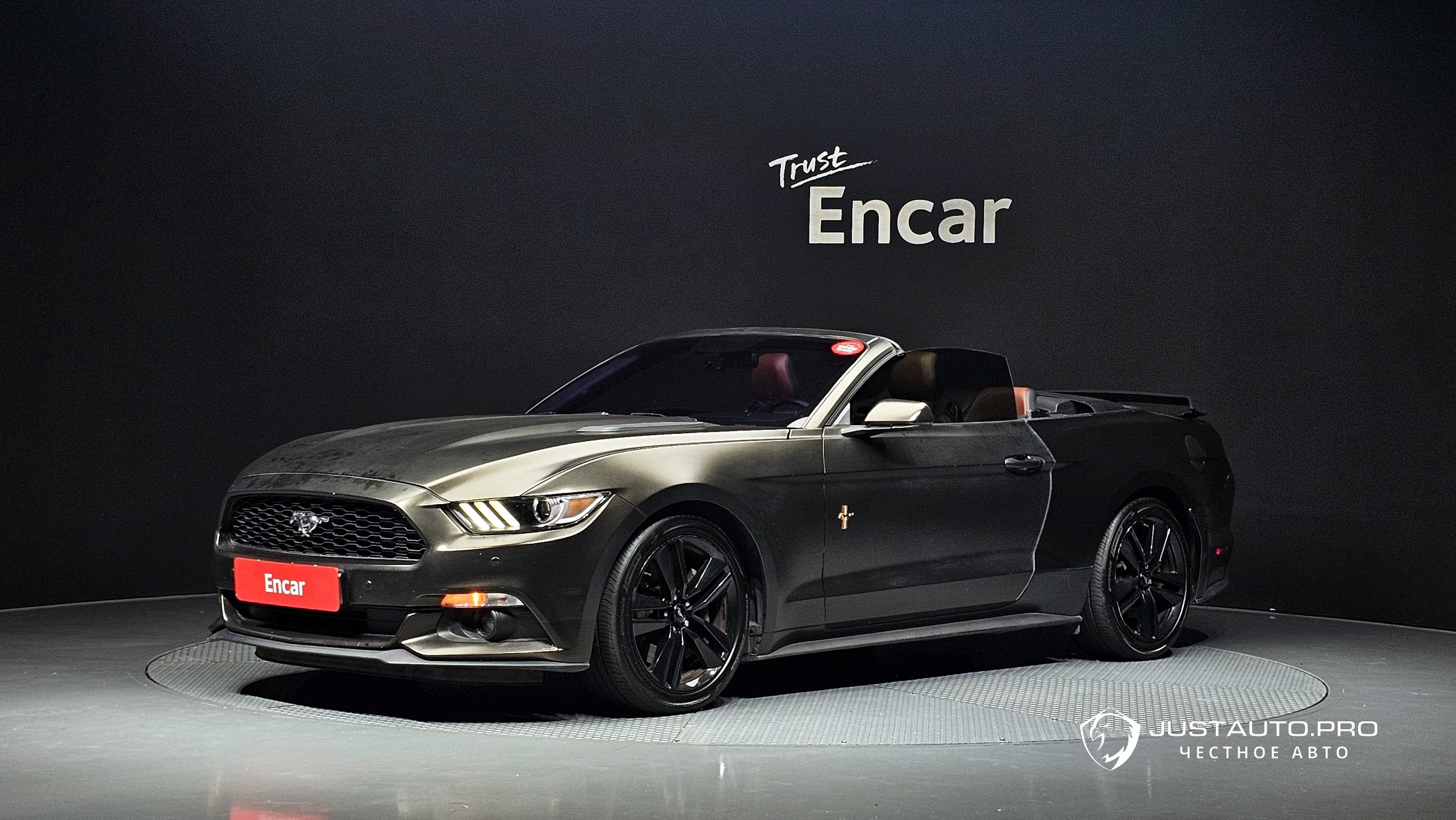 Автомобиль Ford Mustang