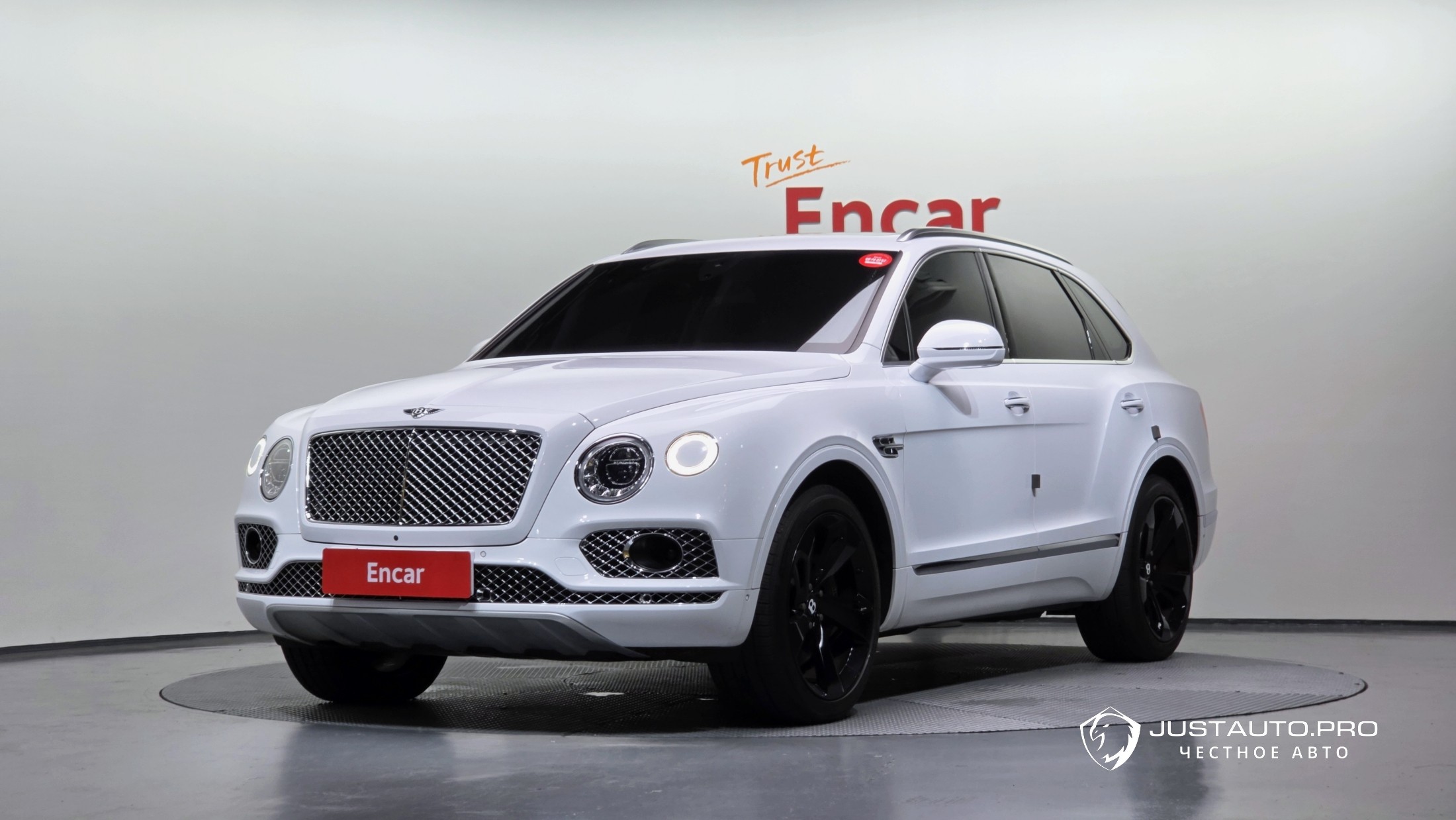 Автомобиль Bentley Bentayga