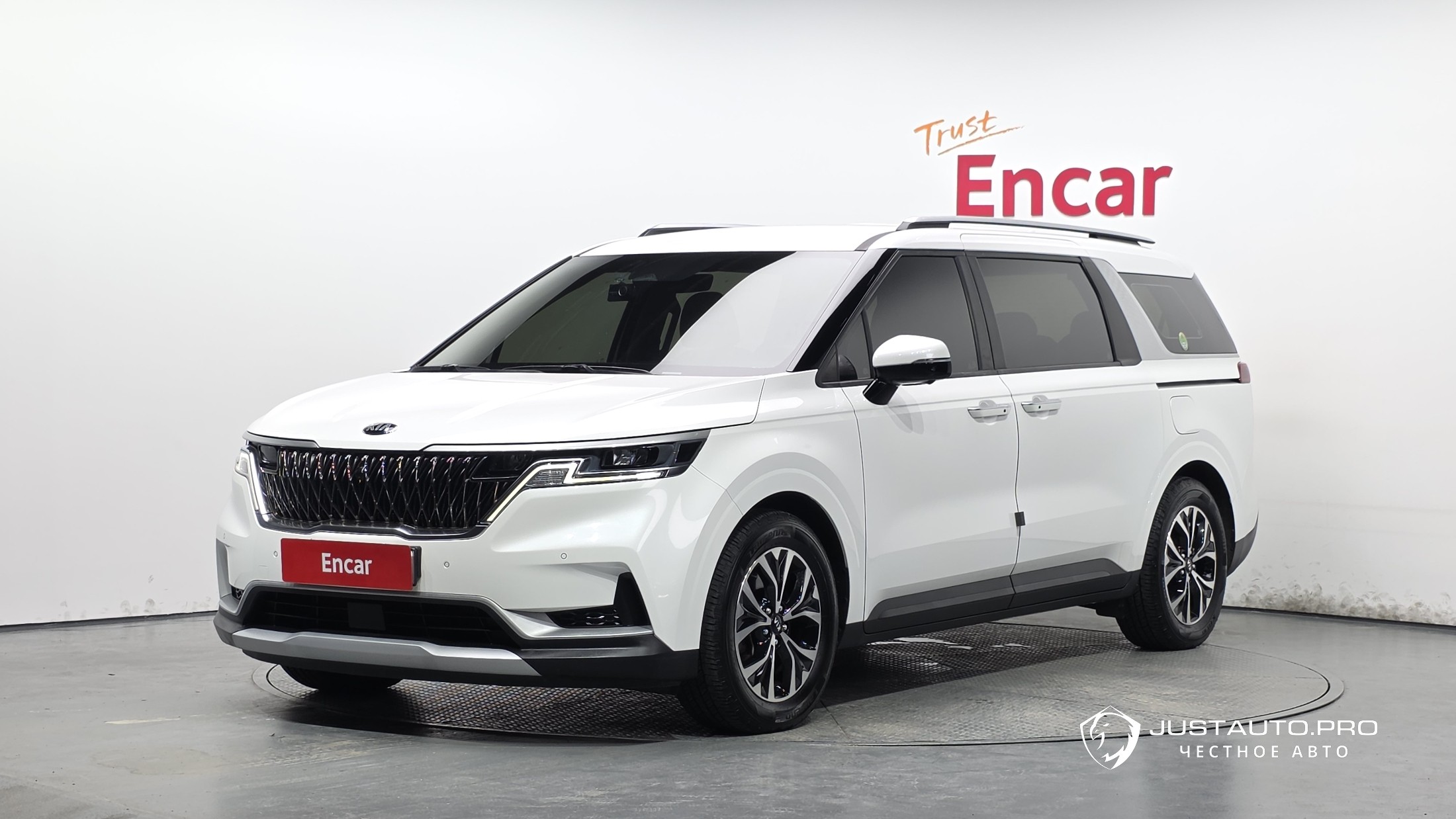 Автомобиль Kia Canival