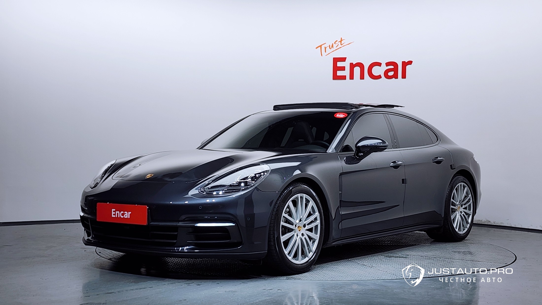 Автомобиль Porsche Panamera
