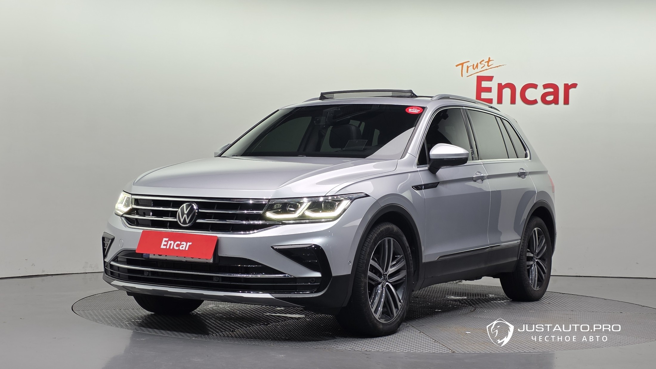 Автомобиль Volkswagen Tiguan