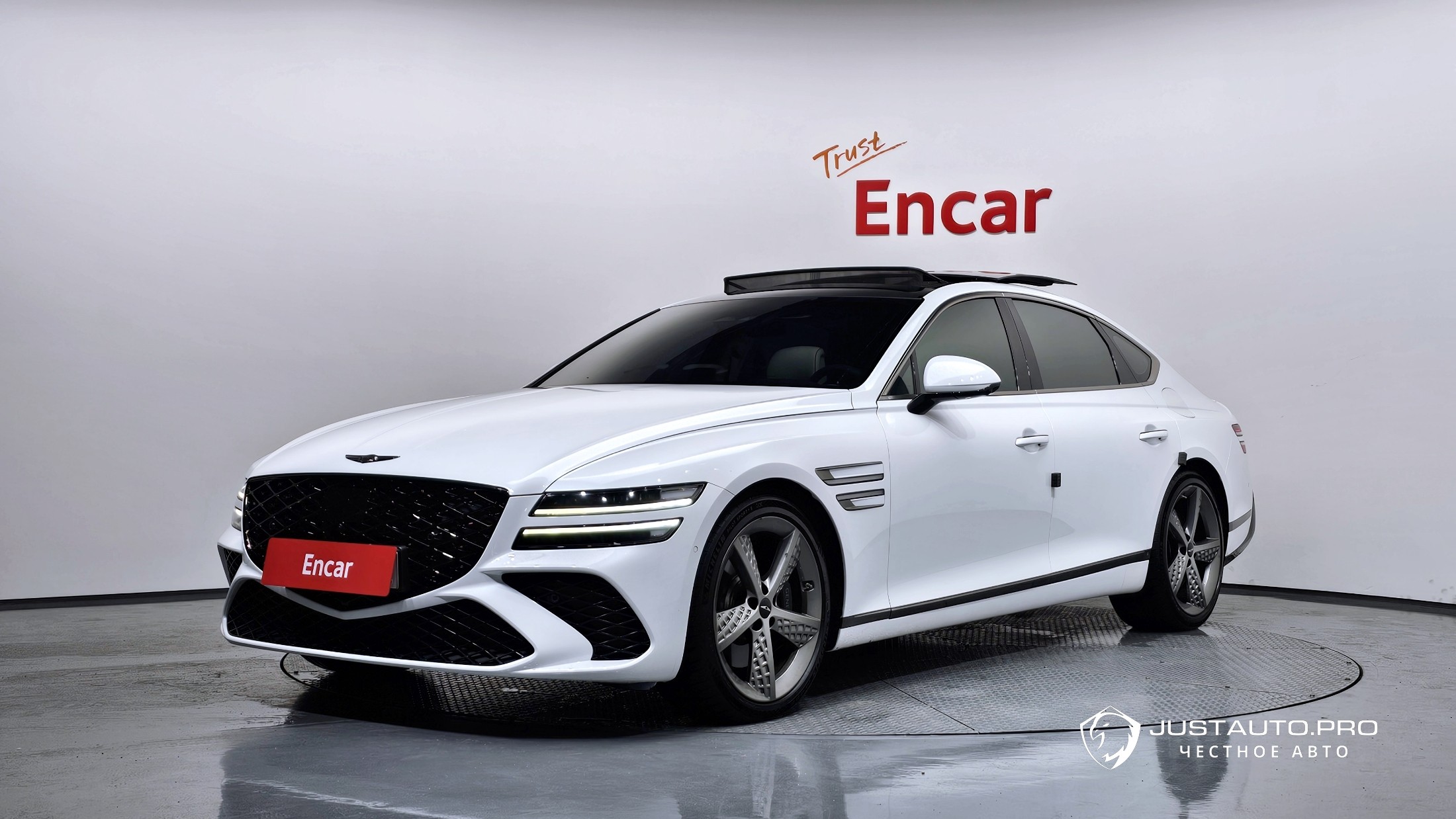 Автомобиль Genesis G80