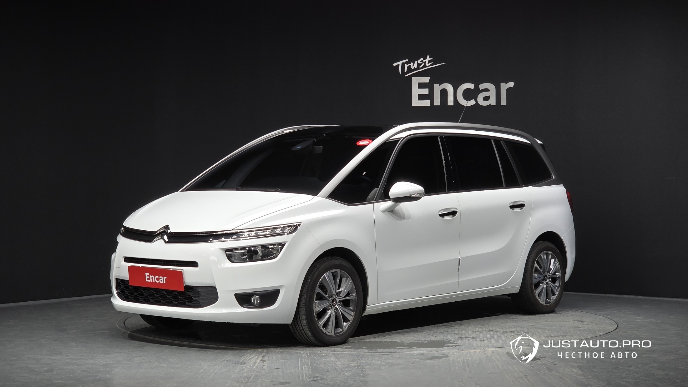 Автомобиль Citroen-DS C4 Picasso