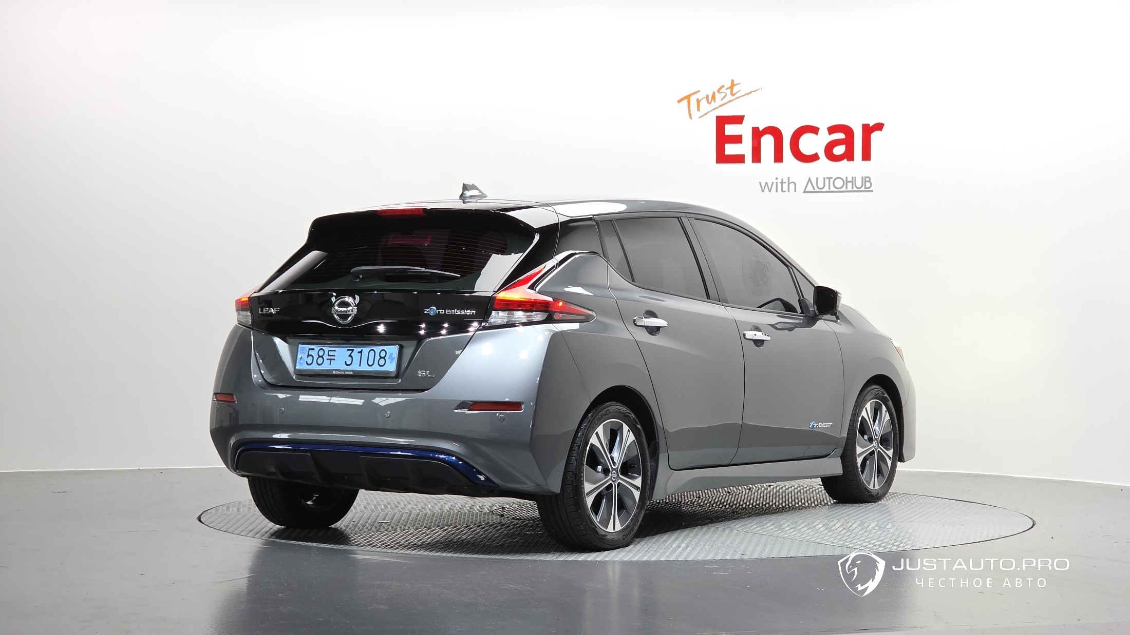 Автомобиль Nissan Leaf