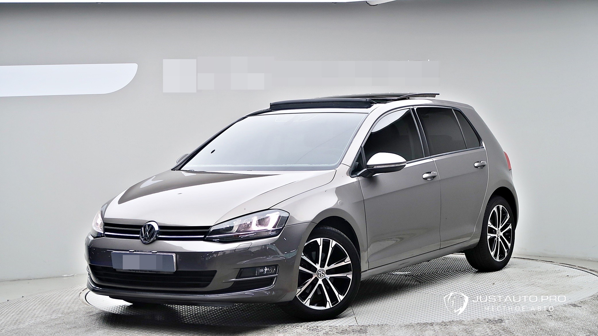 Автомобиль Volkswagen Golf