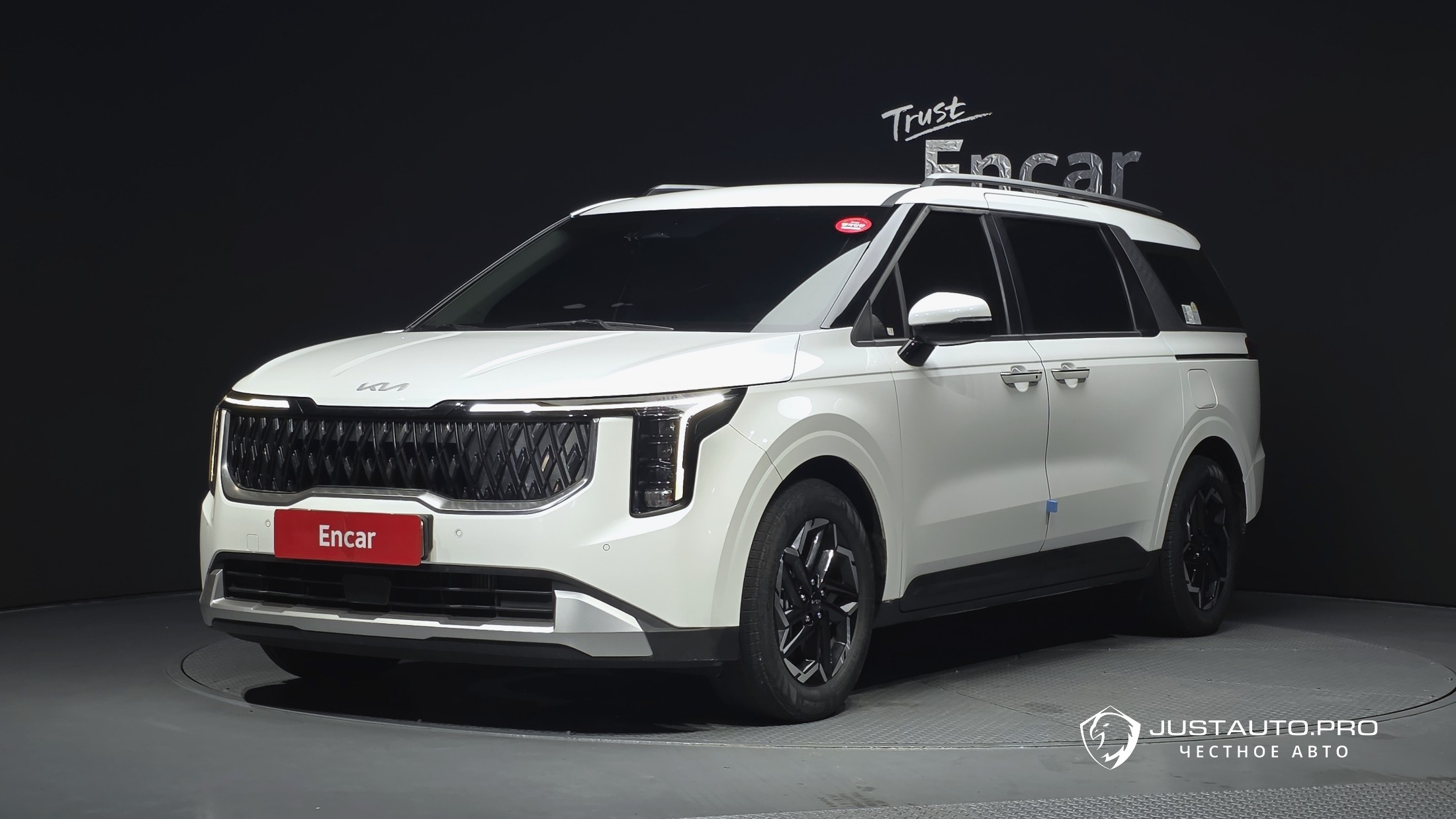 Автомобиль Kia Canival
