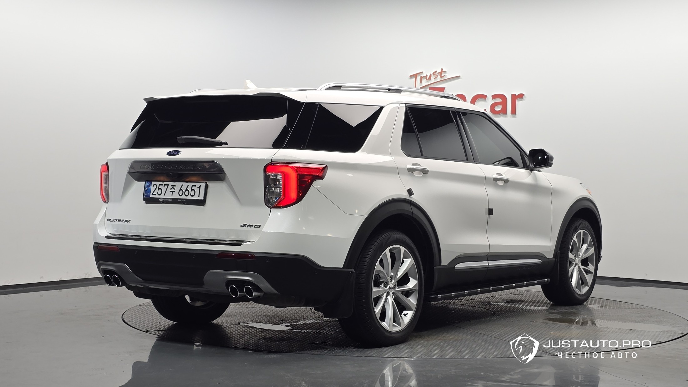 Автомобиль Ford Explorer