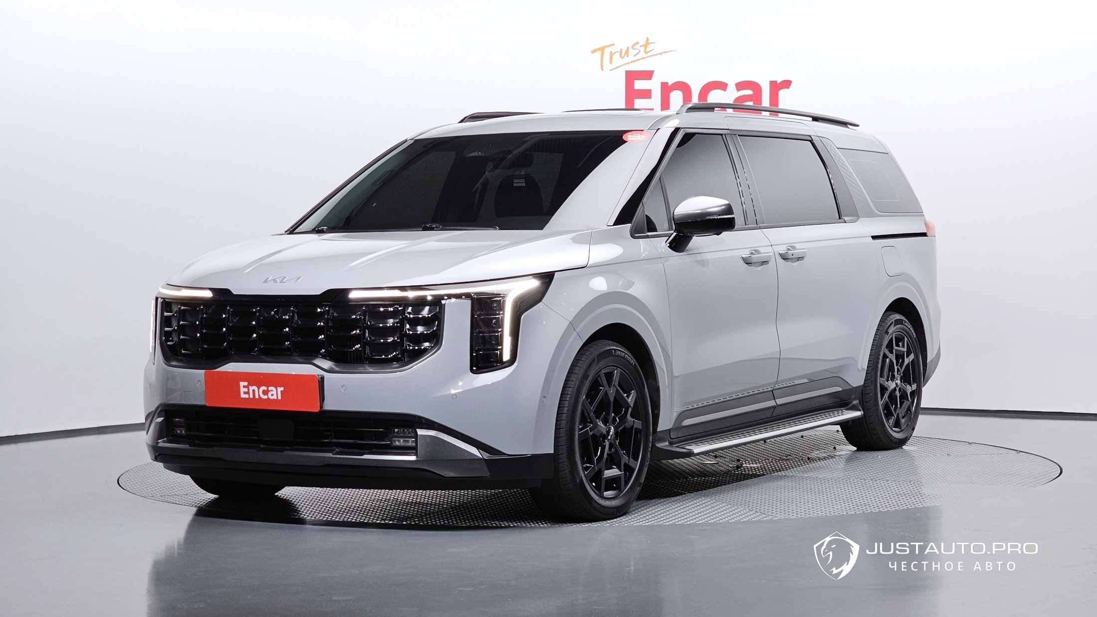 Автомобиль Kia Canival