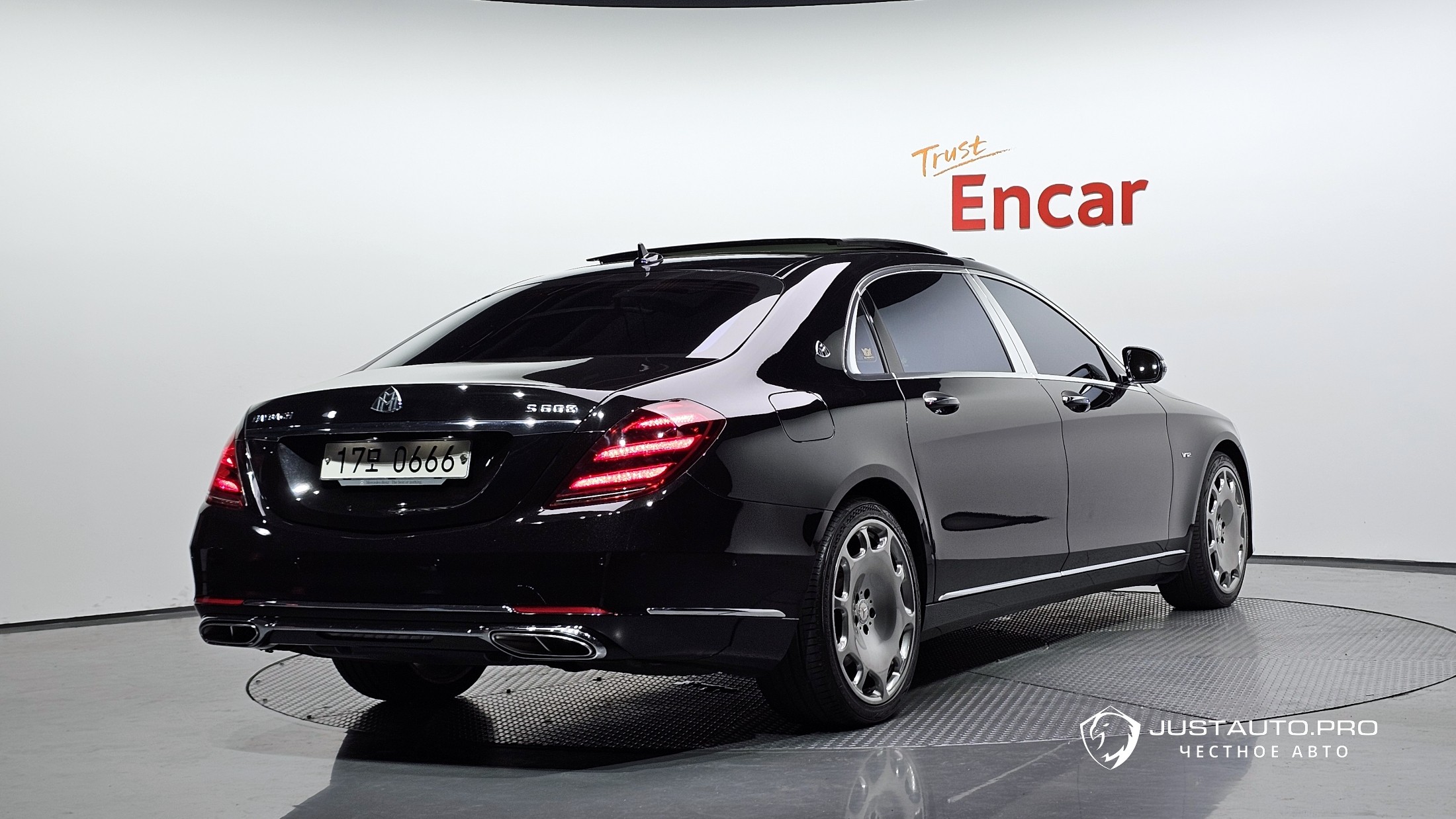 Автомобиль Mercedes-Benz S-Class
