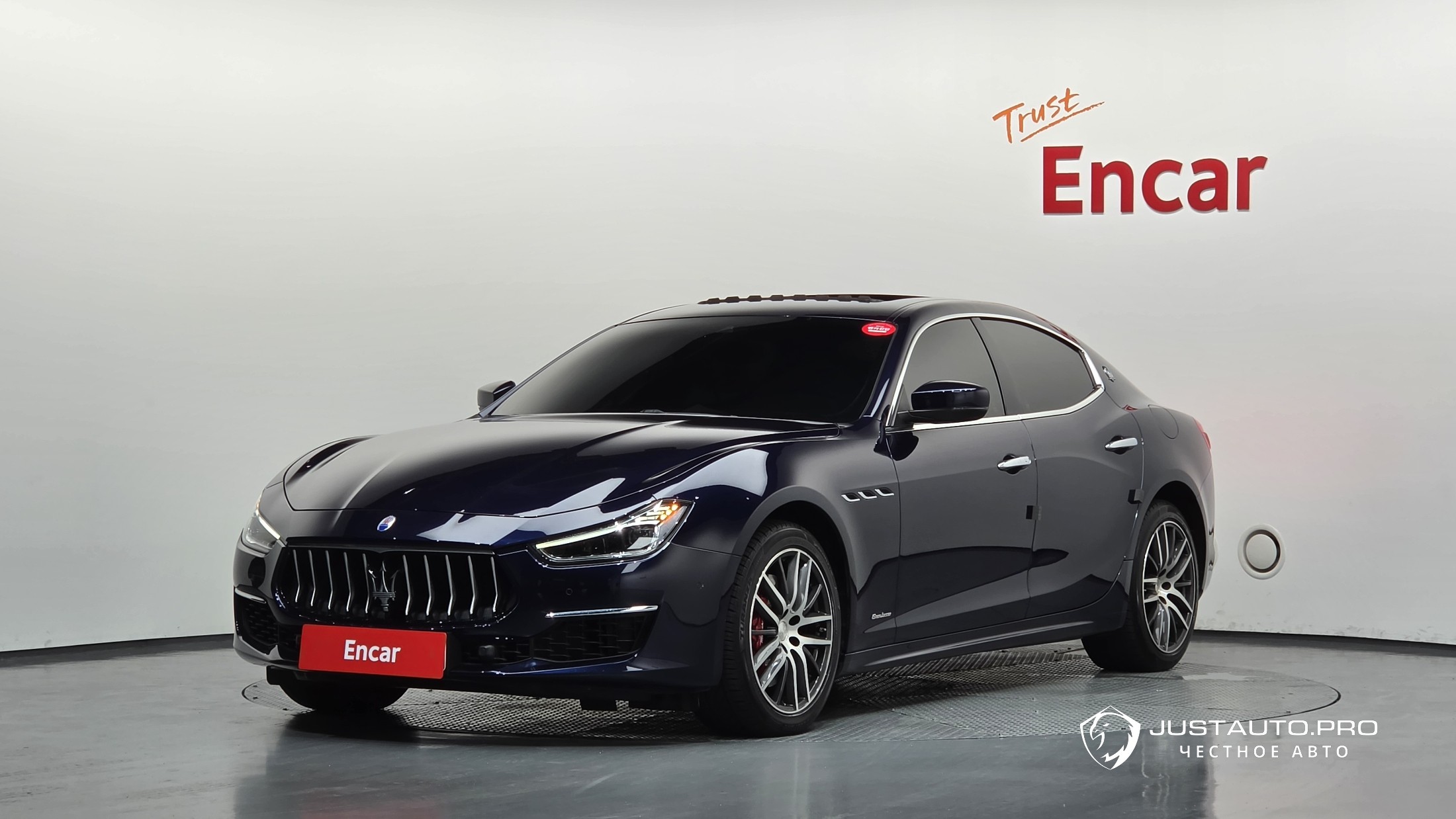 Автомобиль Maserati Ghibli