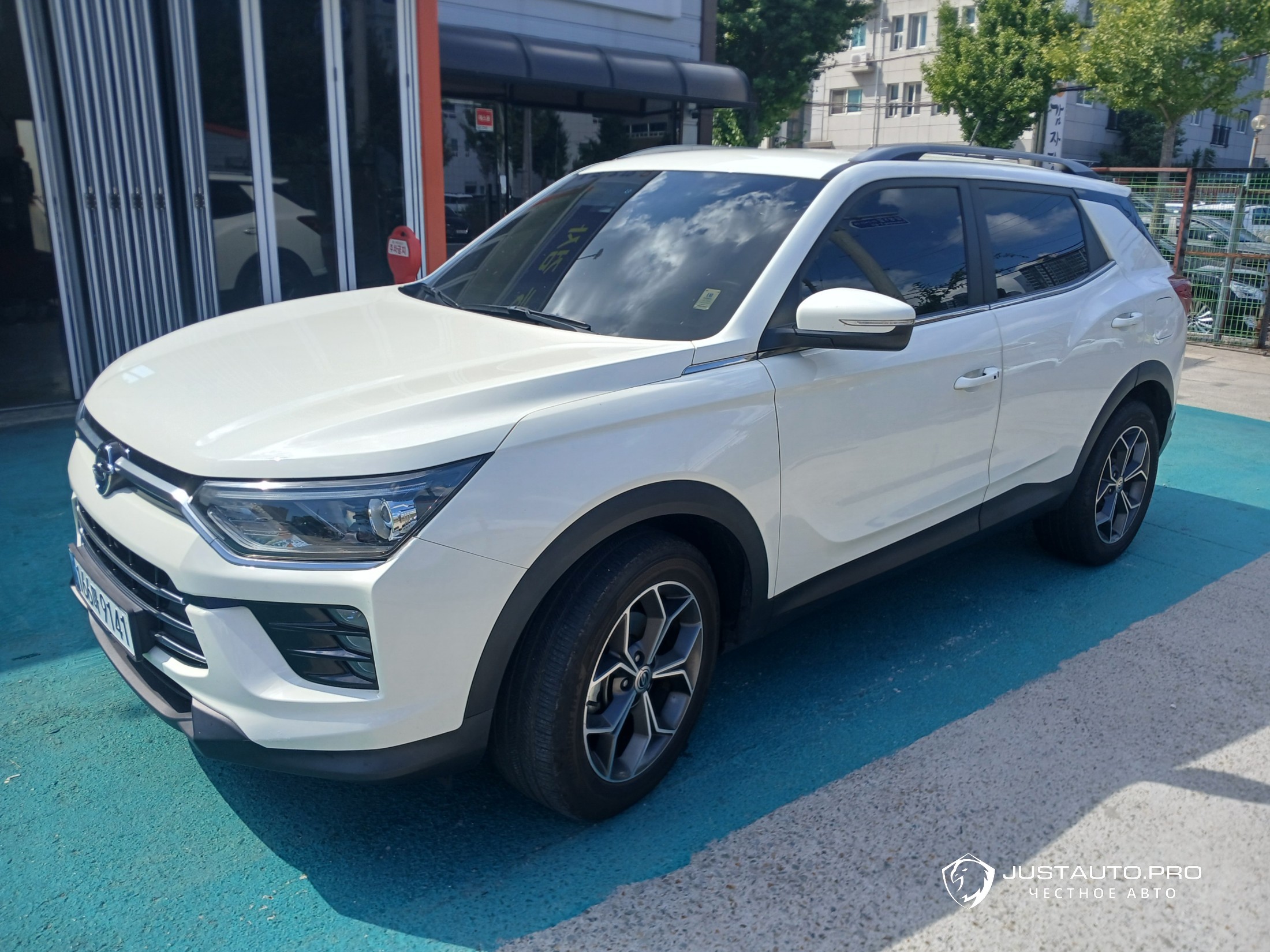 Автомобиль KG_Mobility_Ssangyong KORANDO