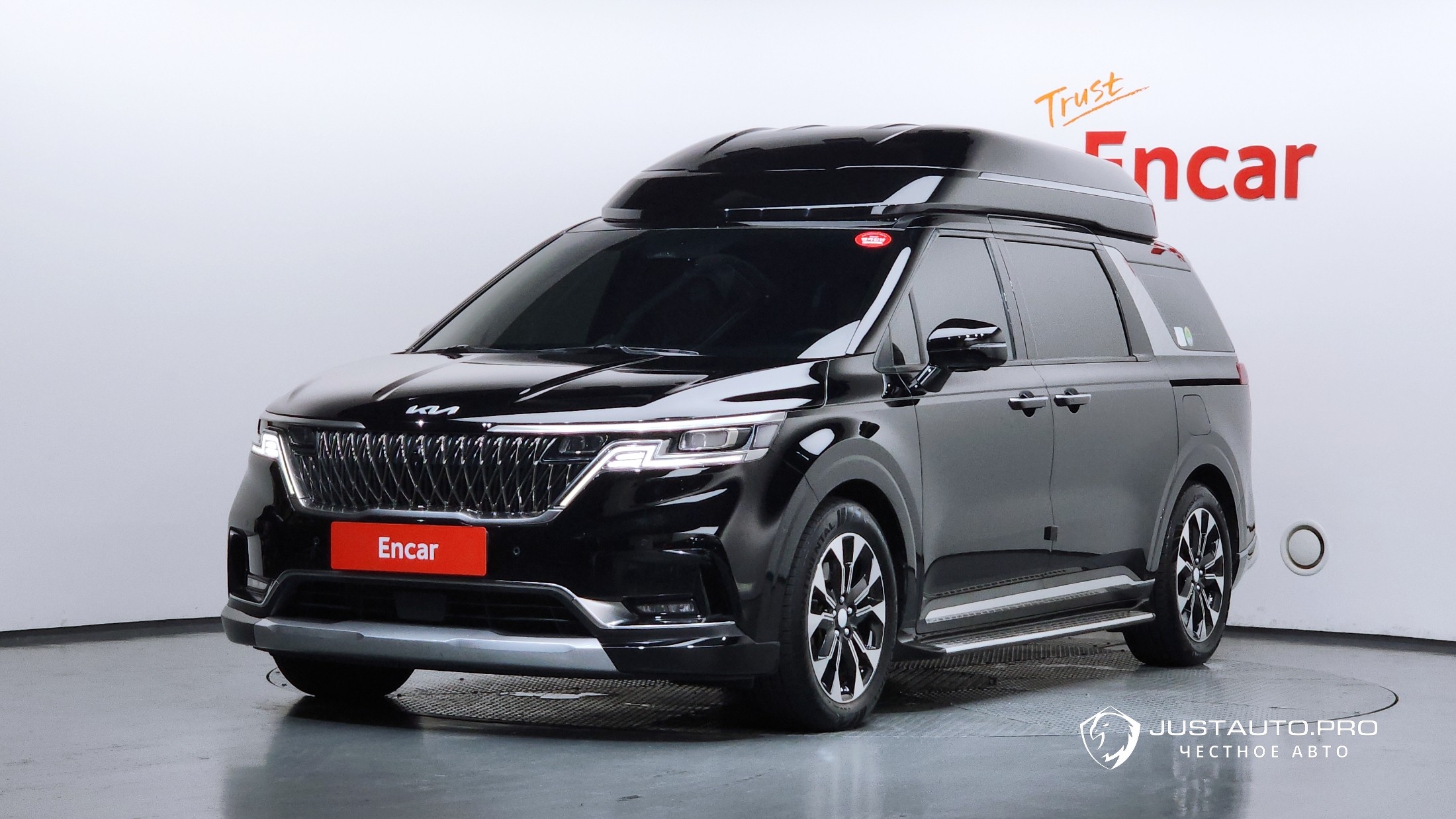 Автомобиль Kia Canival
