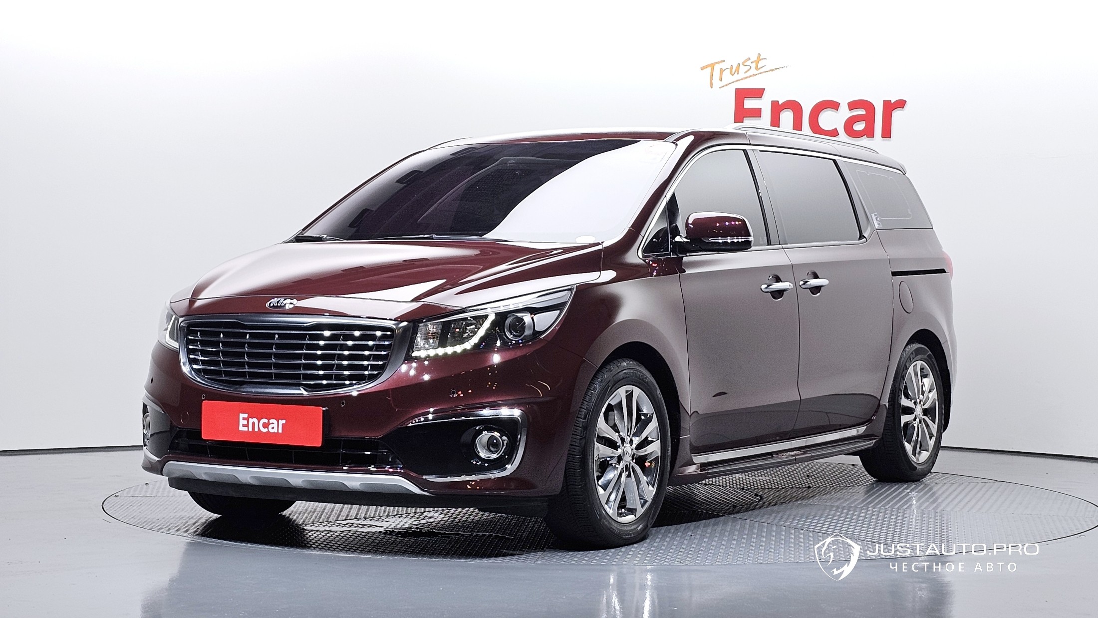 Автомобиль Kia Canival