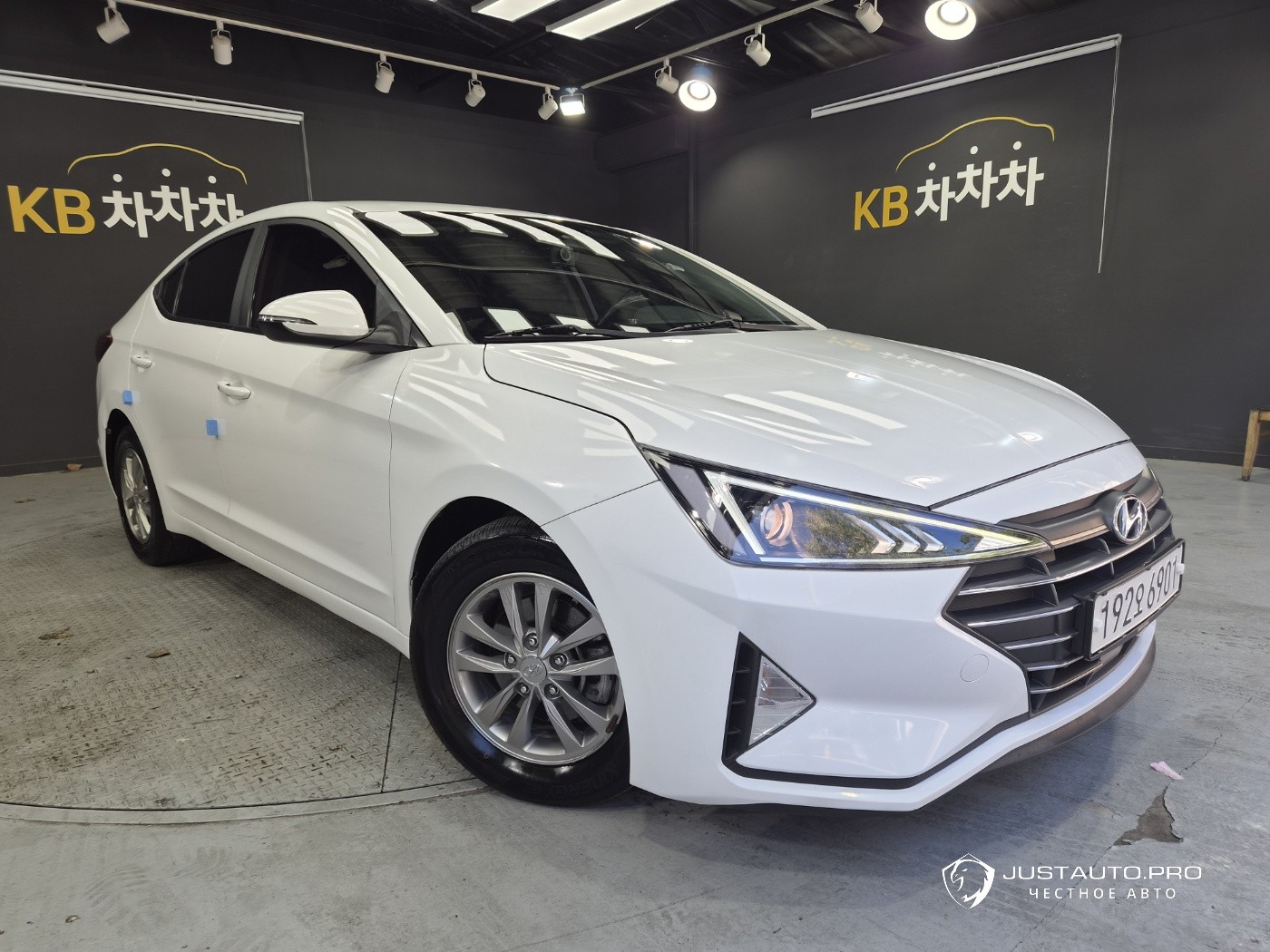 Автомобиль Hyundai AVANTE