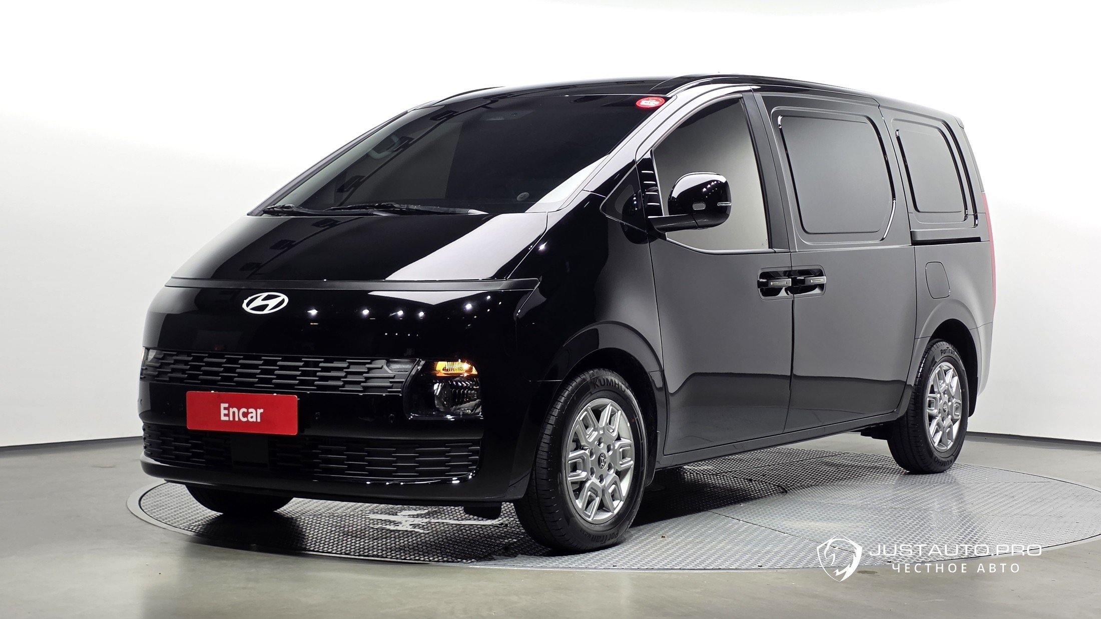 Автомобиль Hyundai Staria