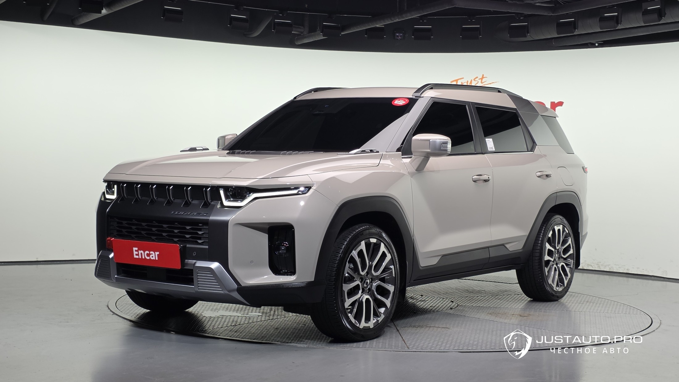 Автомобиль KG_Mobility_Ssangyong Torres