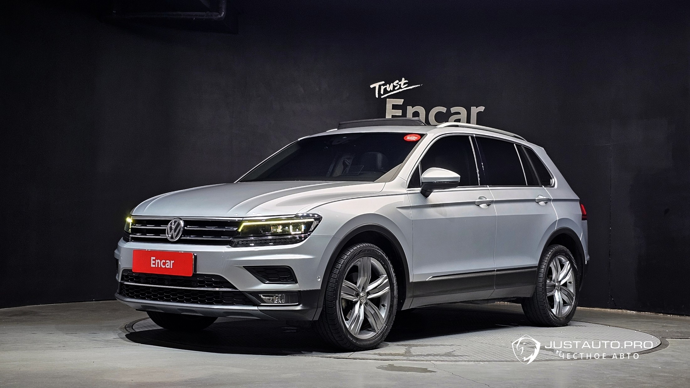 Автомобиль Volkswagen Tiguan