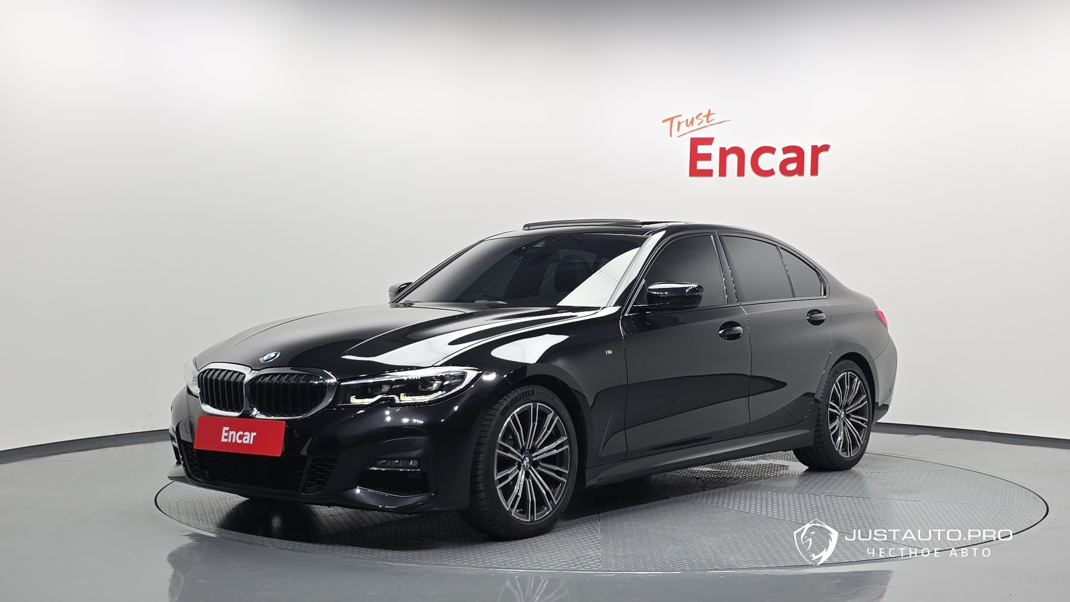 Автомобиль BMW 3-Series