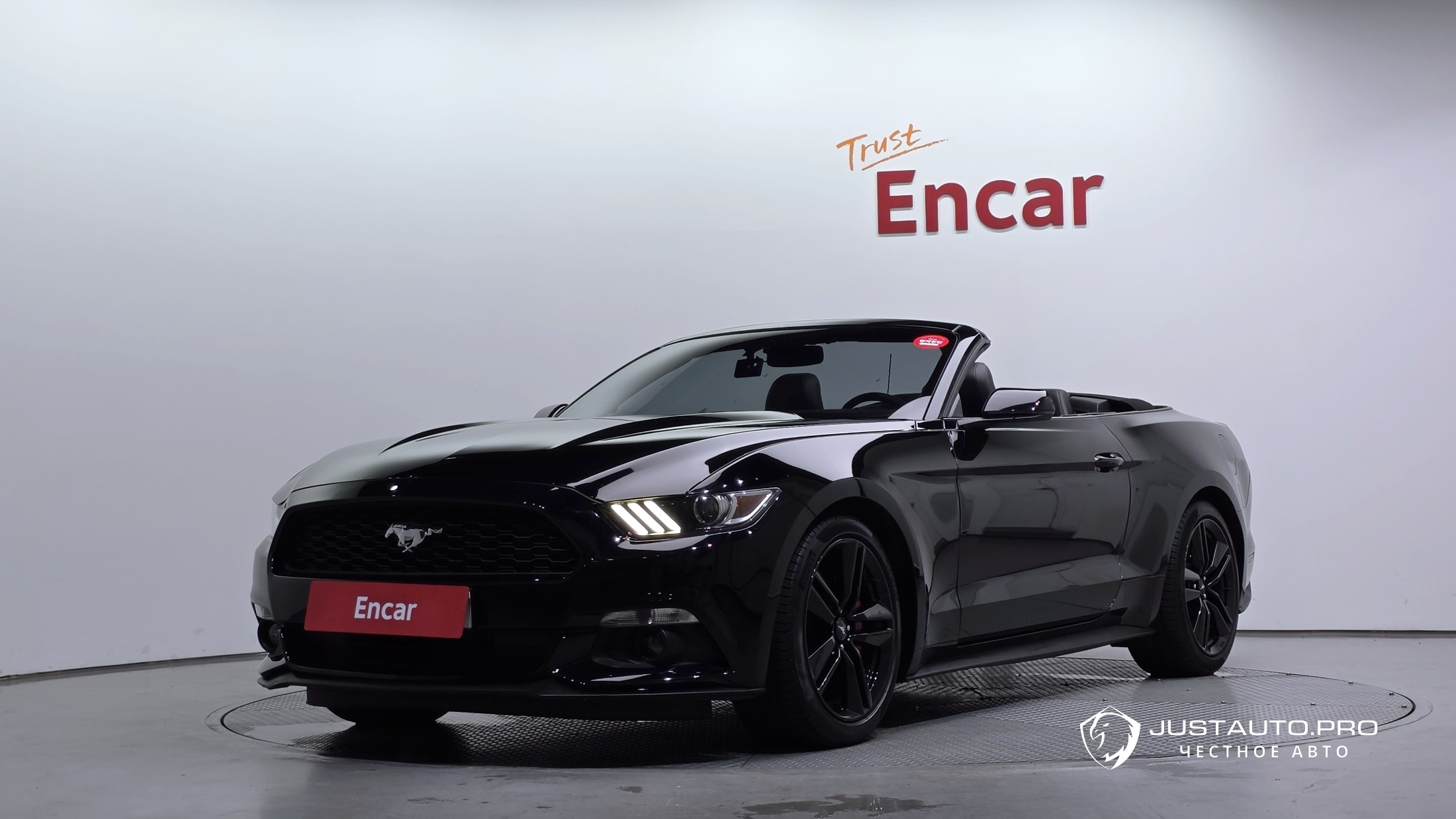 Автомобиль Ford Mustang