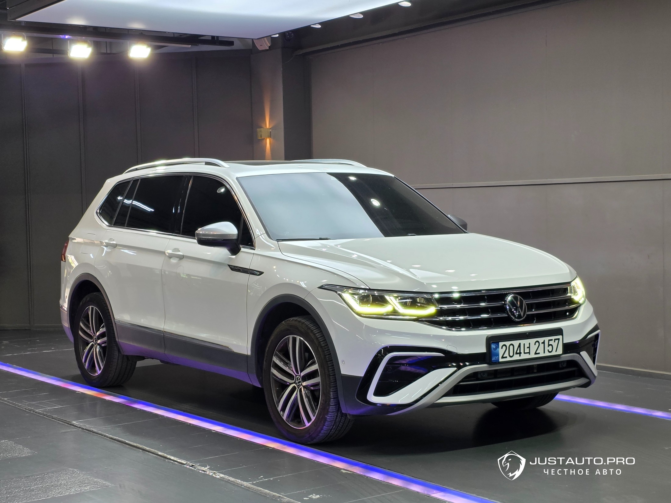 Автомобиль Volkswagen Tiguan