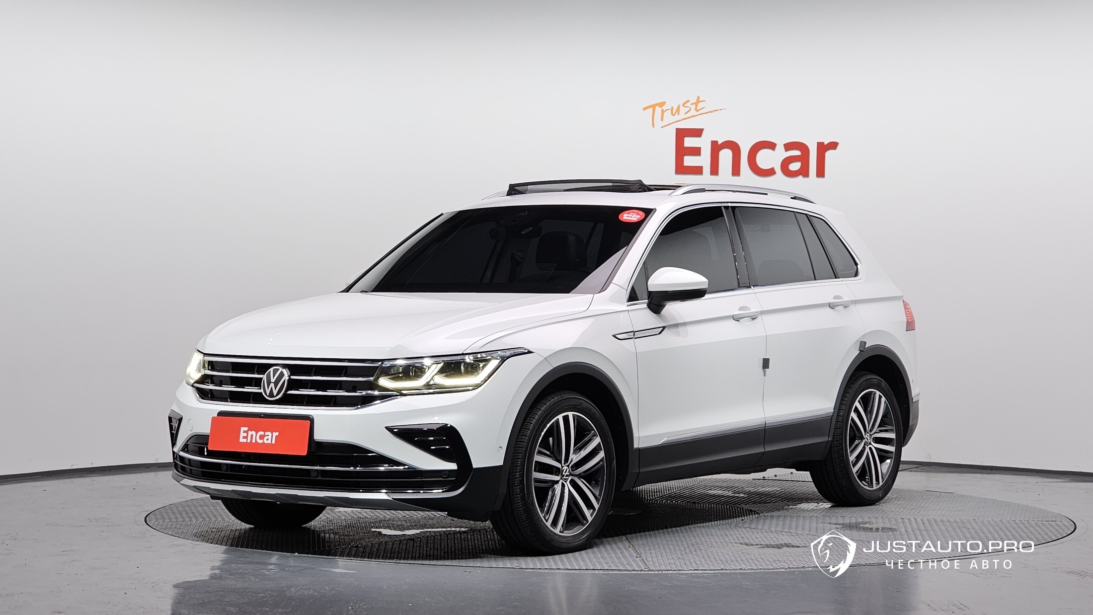 Автомобиль Volkswagen Tiguan