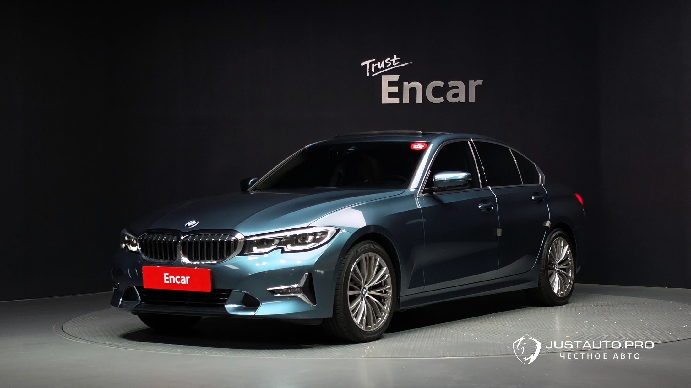 Автомобиль BMW 3-Series