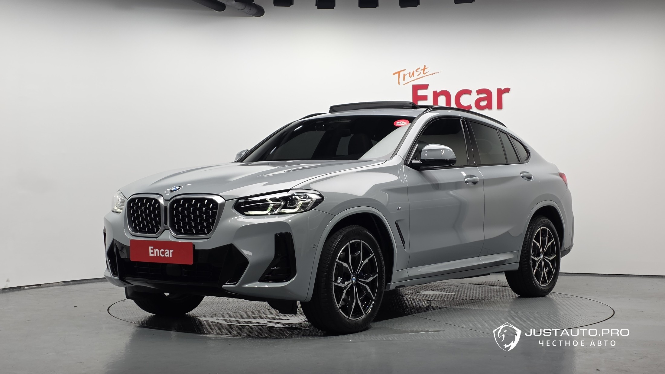 Автомобиль BMW X4