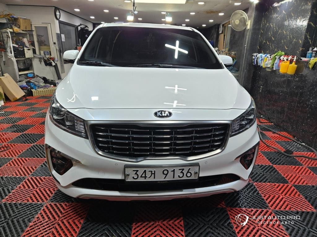 Автомобиль Kia Canival
