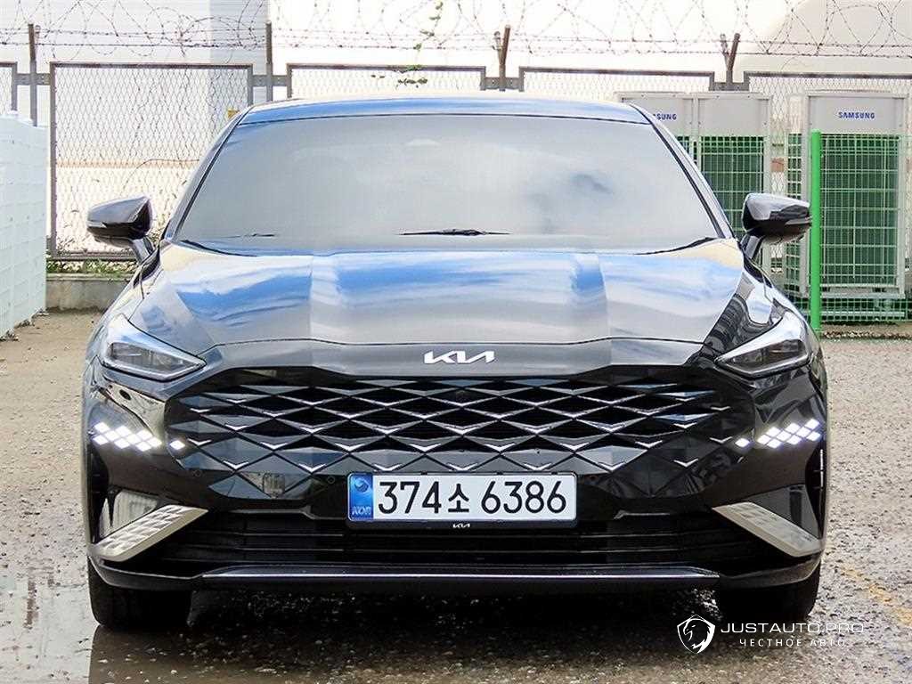Автомобиль Kia K8