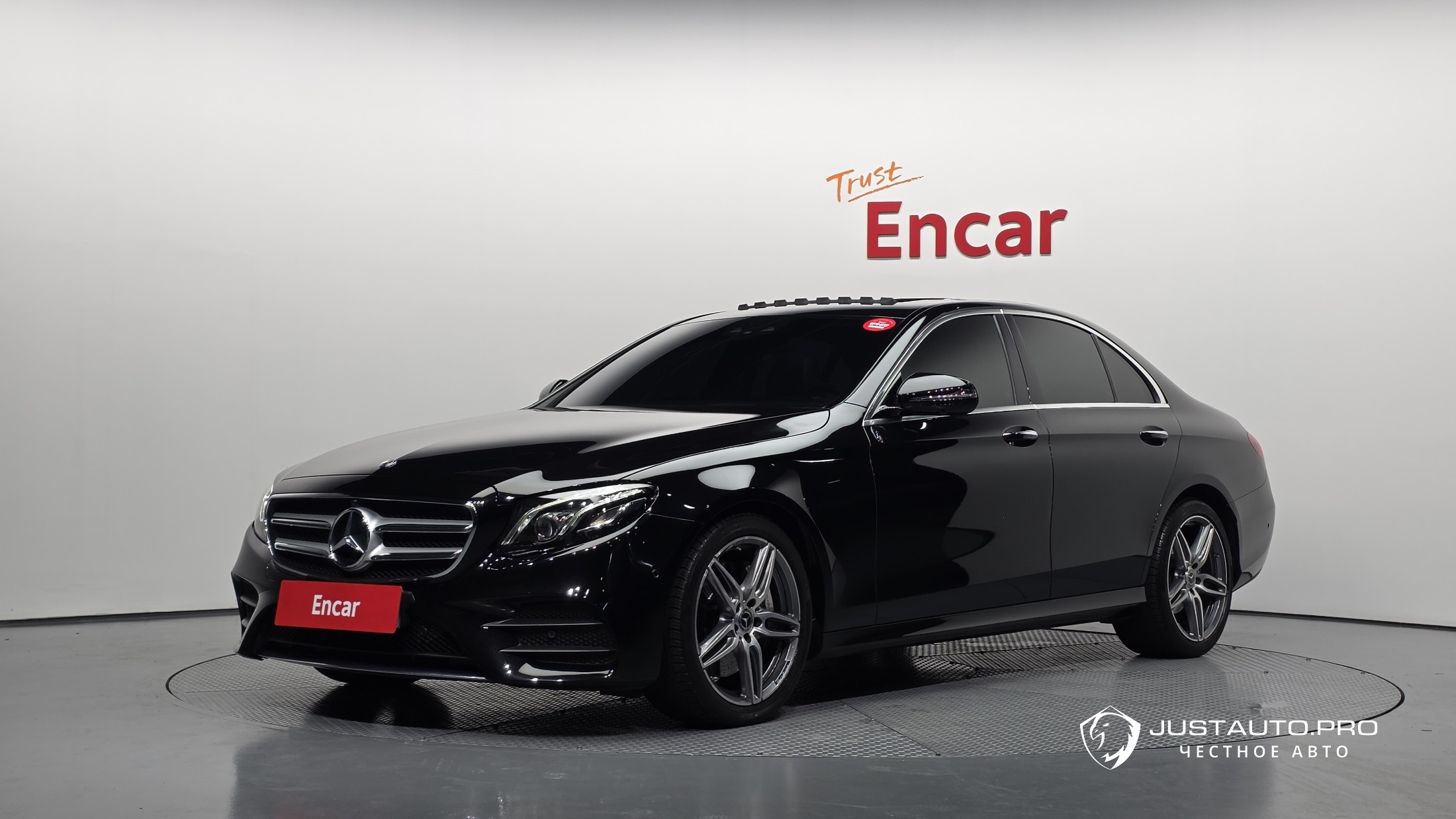 Автомобиль Mercedes-Benz E-Class