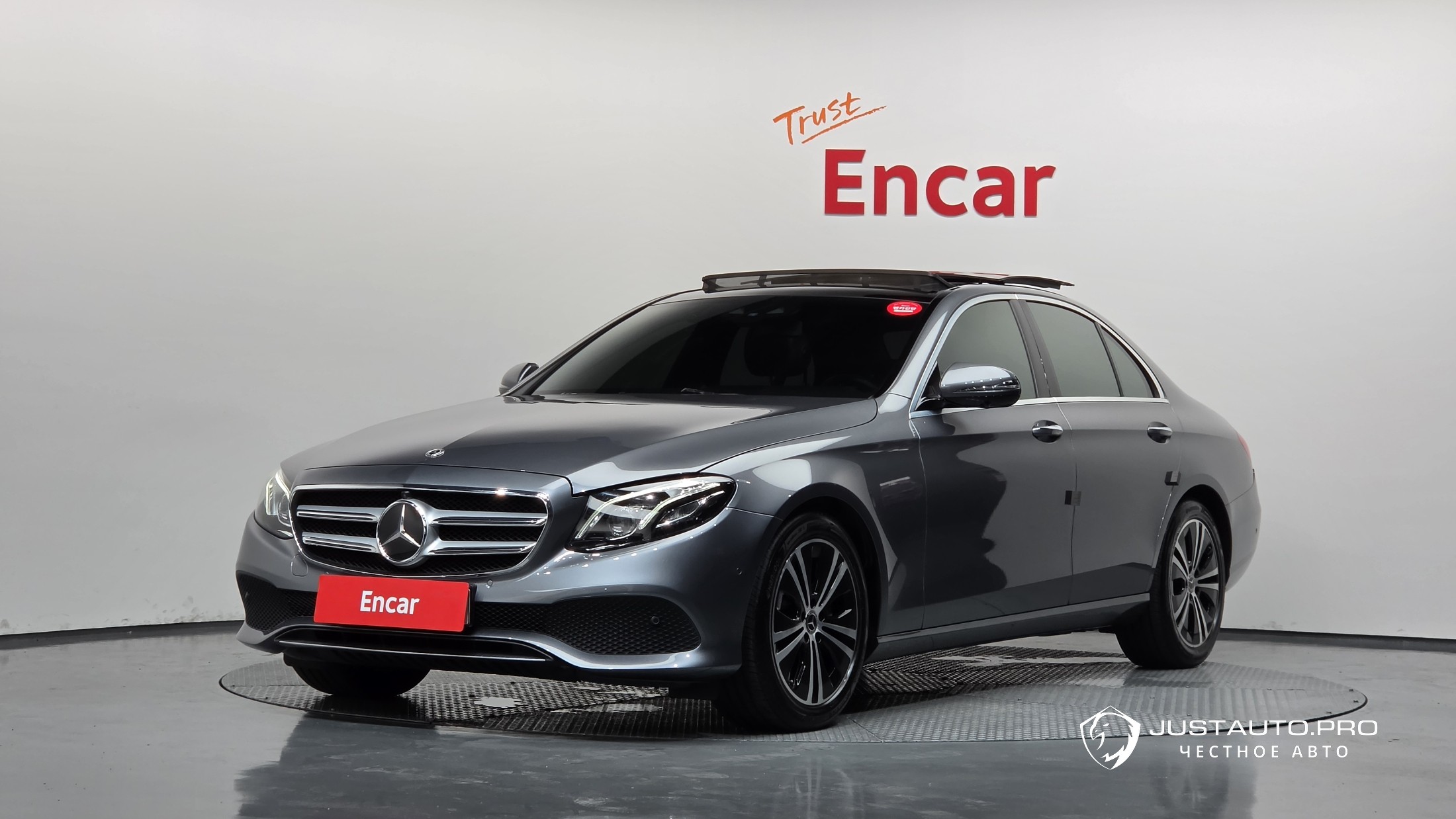 Автомобиль Mercedes-Benz E-Class